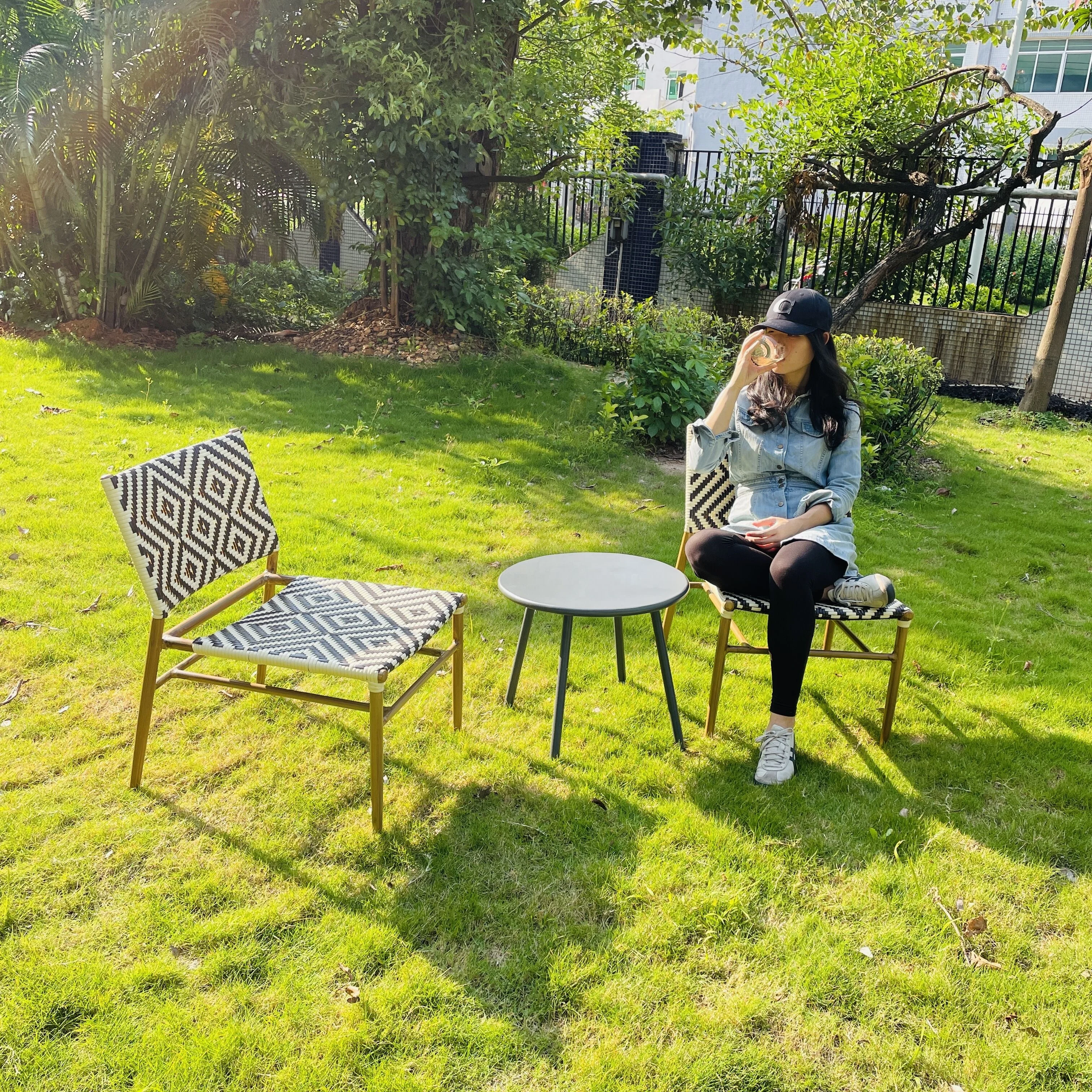 Wholesale Patio Rattan Wicker Chaise Lounge Chair Outdoor Balcony Hotel Garden Leisure Aluminum Poly Rattan Beach Furniture Set