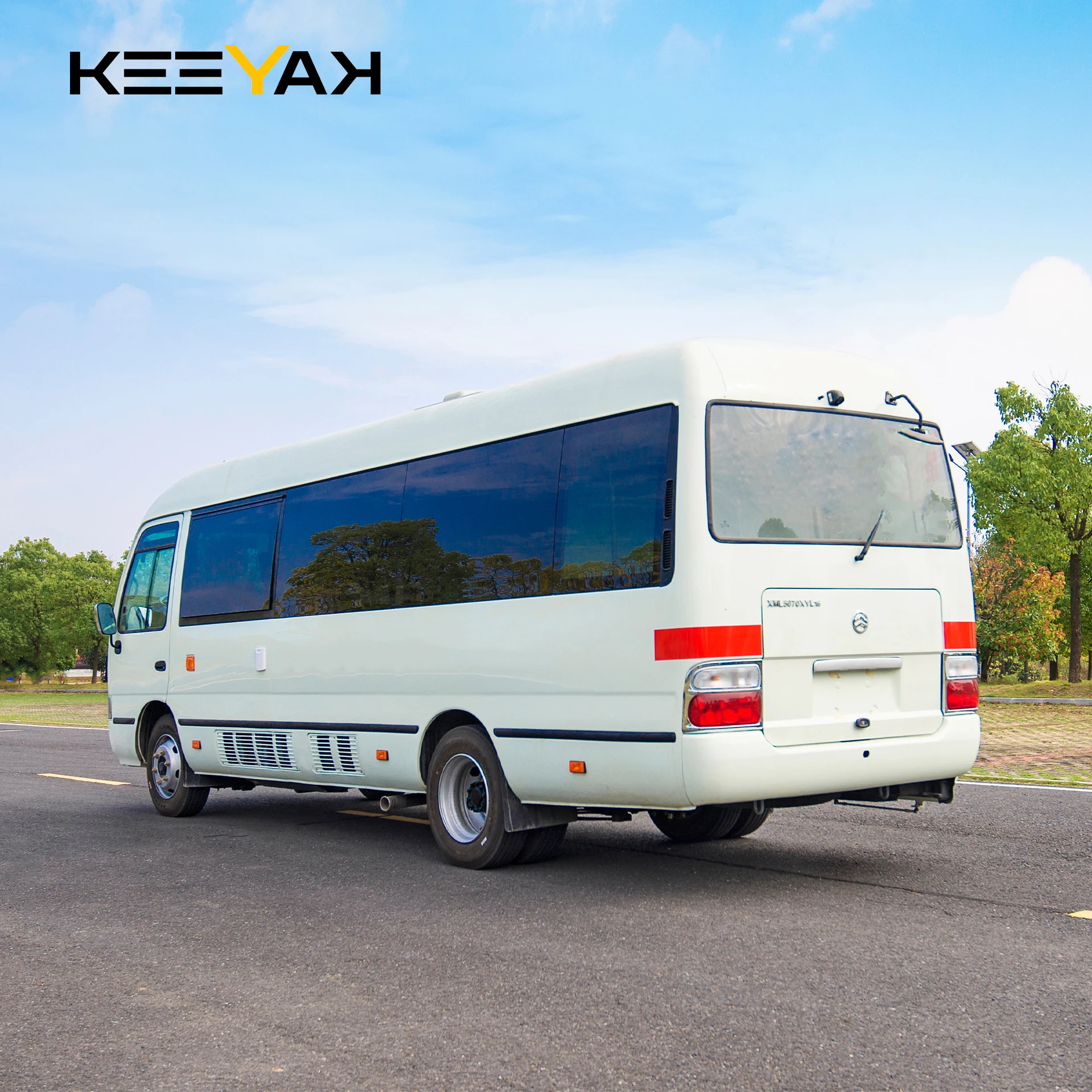 2023 Coaster transport Bus truck 4x2 24-28 people livestock travelvehicle  small cargo trucks