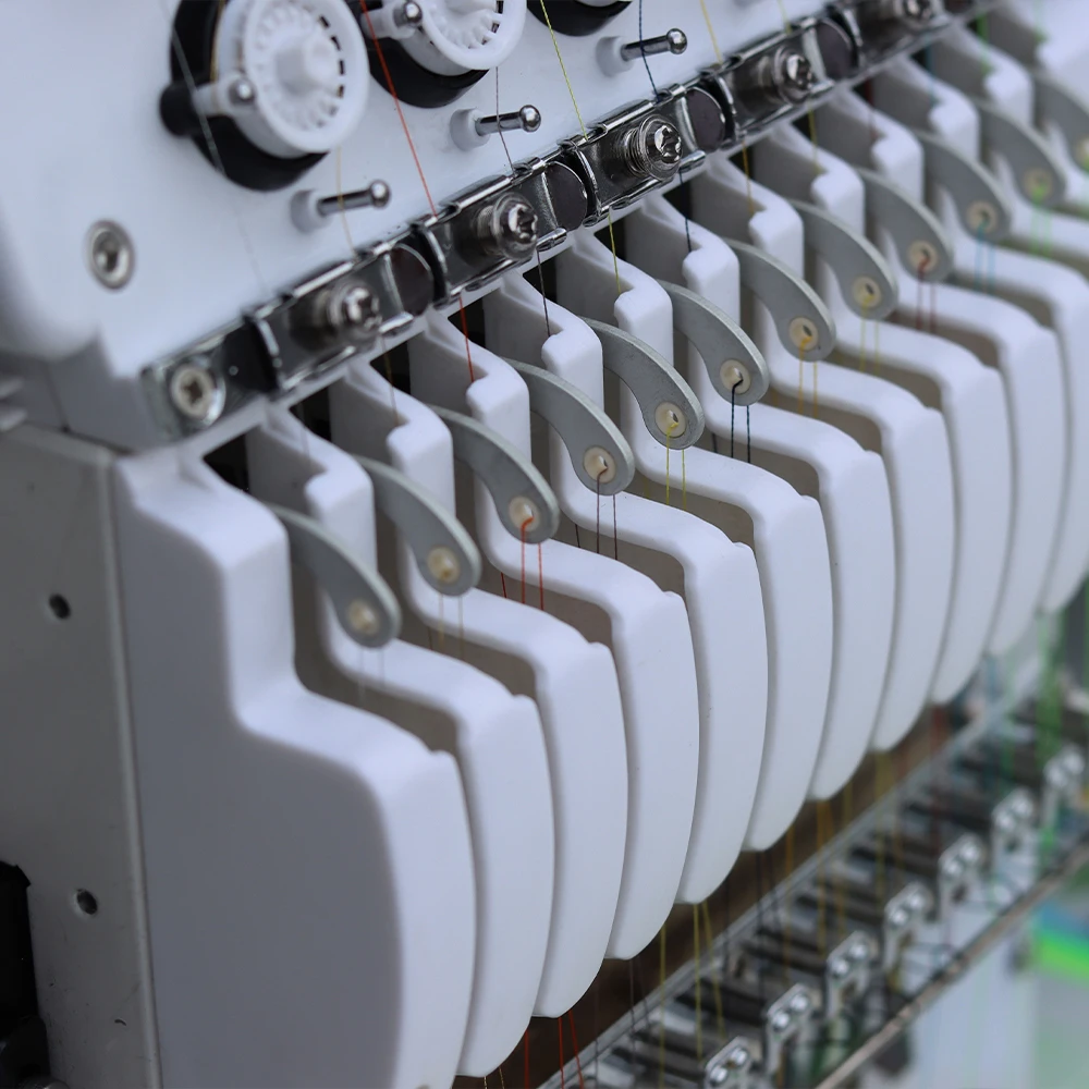 2021 компьютеризированная вышивальная машина для шляп и одежды с одной или несколькими головками по заводской