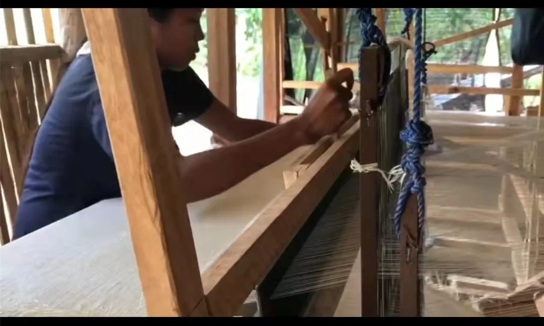 Colorful Sinamay Fabric Hard Bleached Stiffed Abaca for Church Hat or Fascinator Sustainable Hand Weaving