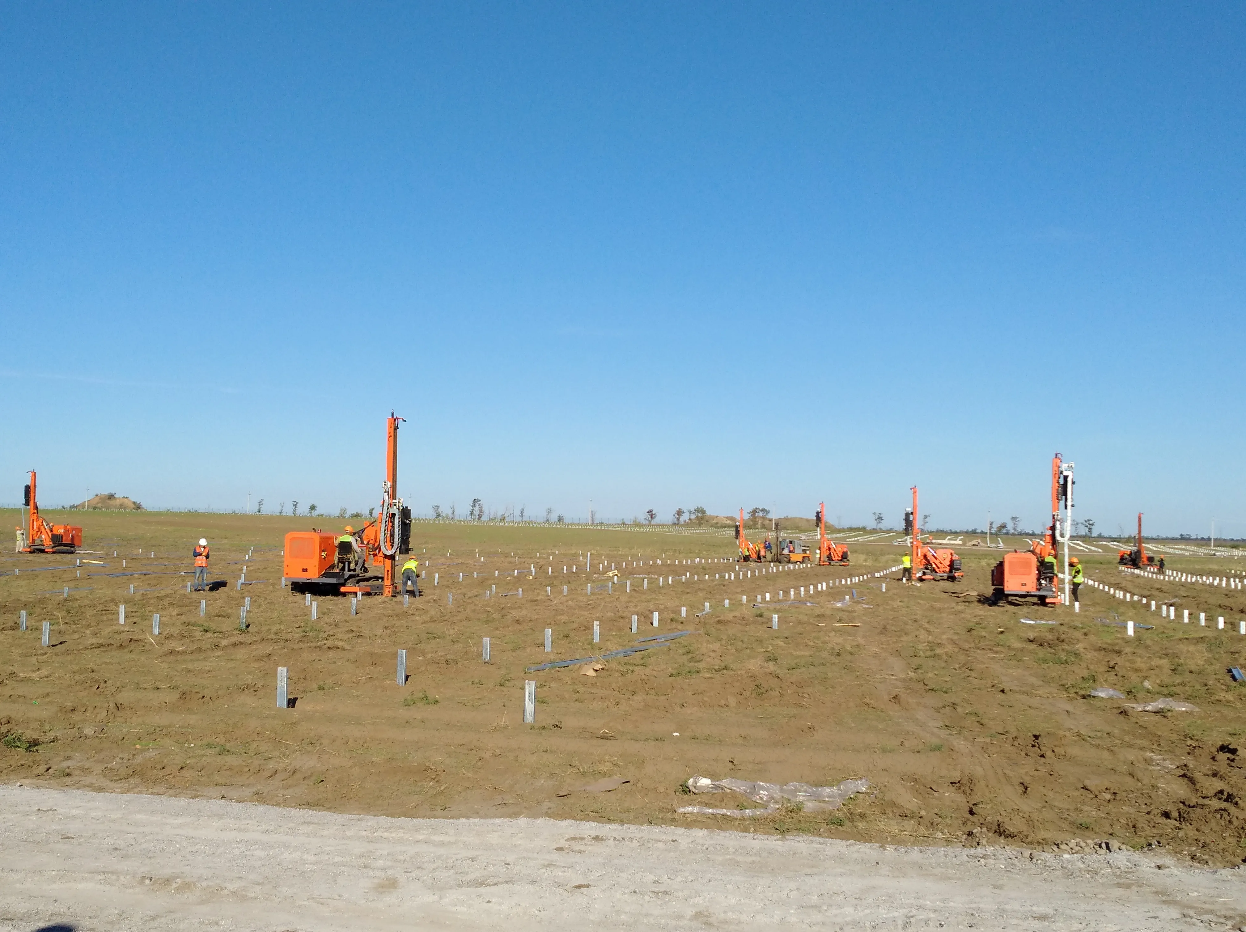 ShanDong LongYe MZ460Y-3 Ramming Pile Driver Hammer That Can Install Solar Piles up to 6m High