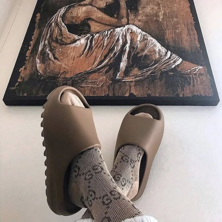 
Custom Unisex Designer Men Slipper Yeezy Slides for Men Yeezy Slippers yeezy plush slippers 