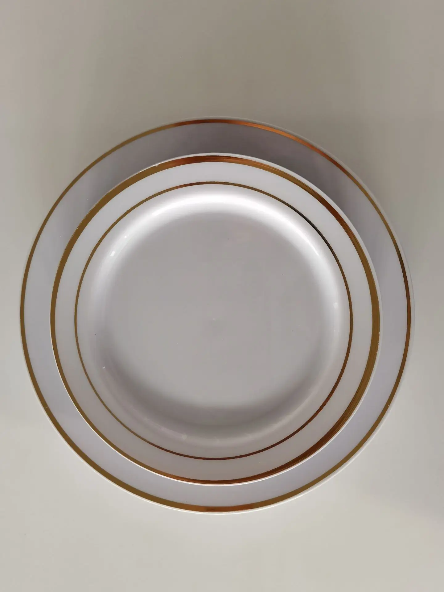 Gold Plate Cutlery Set Cup Plate Tableware Cheap Custom Decal Porcelain Plates Set Party Plastic Tableware Bone China 150 Plasti