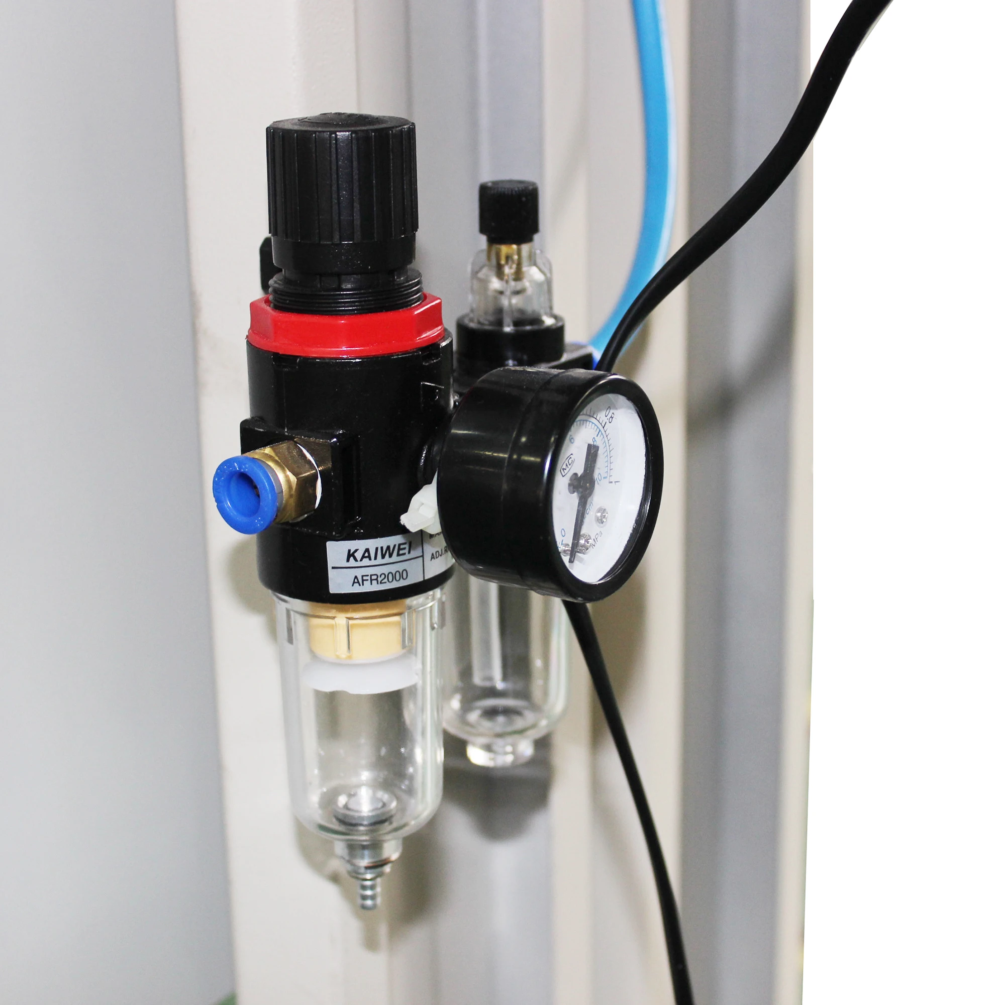 Высокопроизводительный простой в эксплуатации аппарат для точечной сварки одежды из синтетического волокна