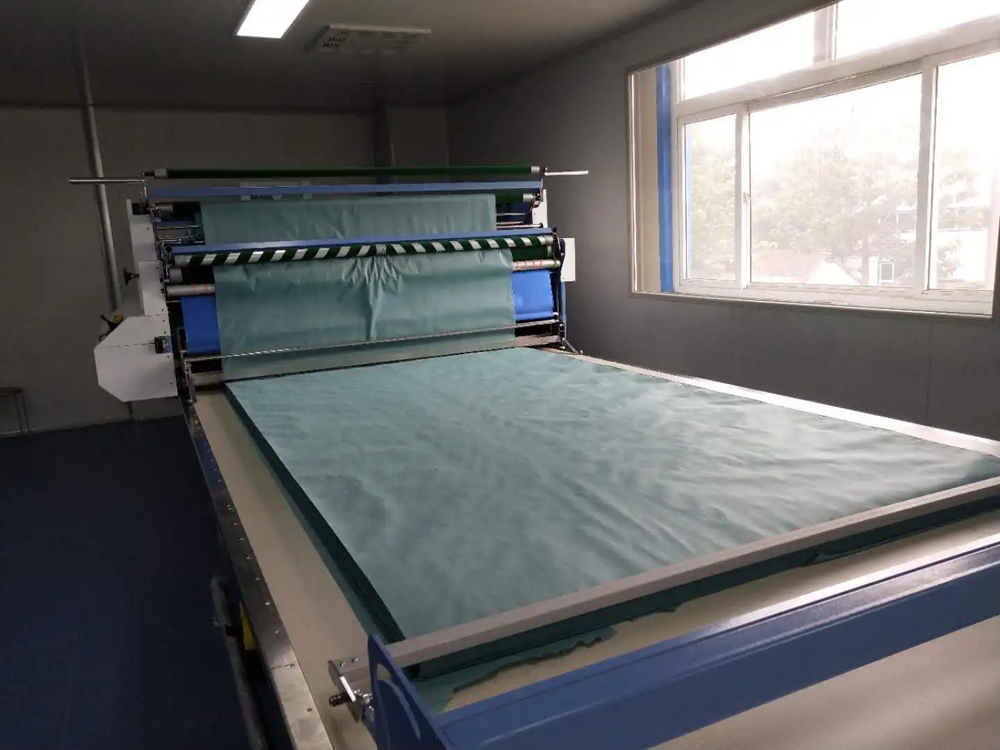 Automatic textile spreading machine/Fabric spreading machine