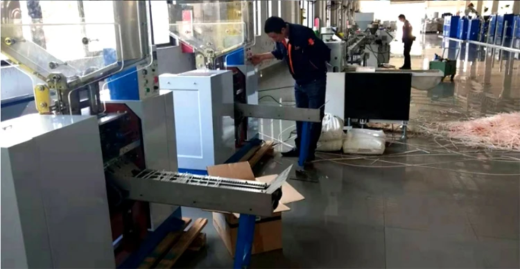 Автоматическая машина для производства гибкой пластиковой соломы U-образной формы