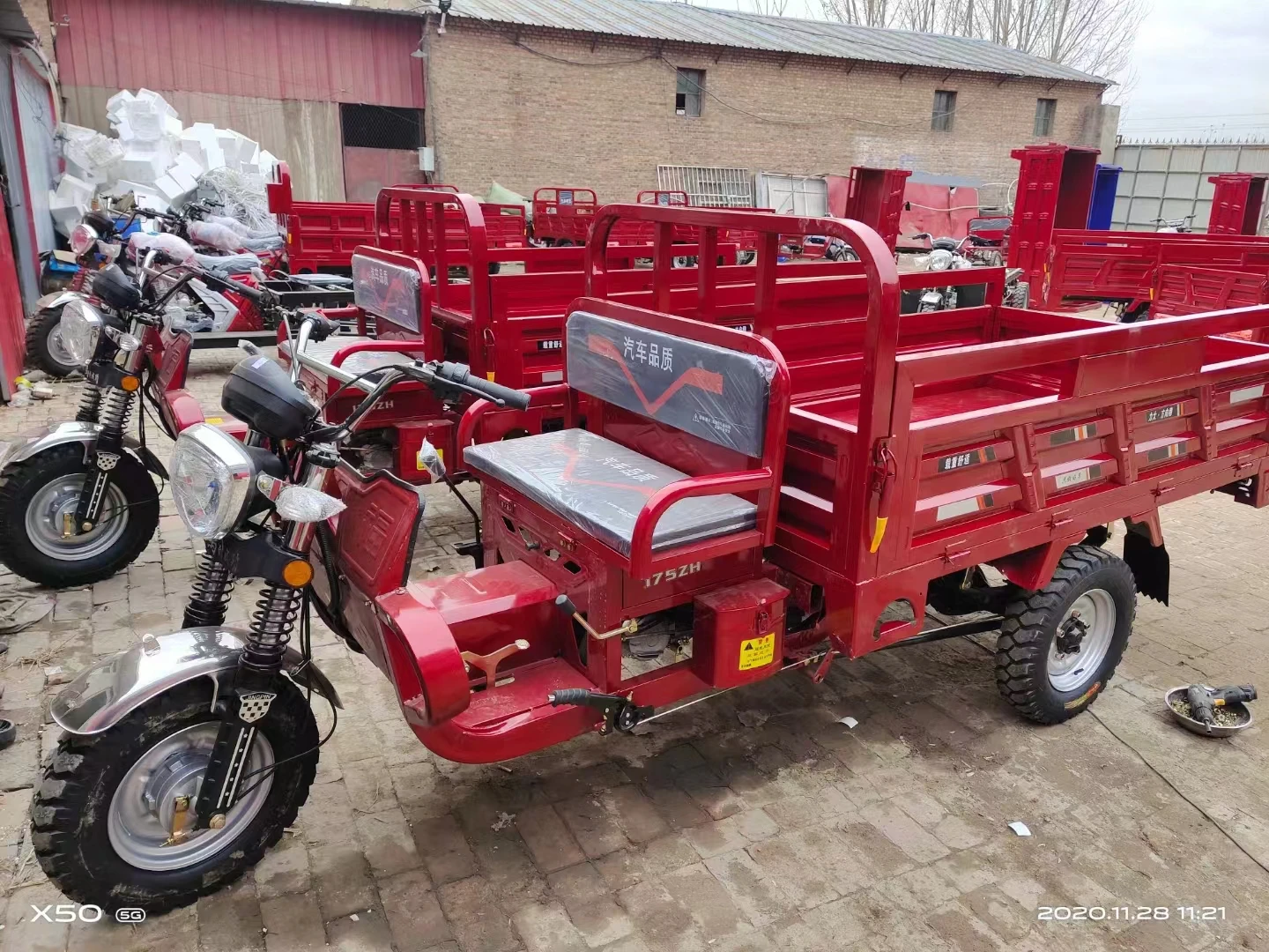 150cc Moped Motorized Tricycle 200cc 3 Wheels Cargo Tricycle Motorcycle With Cheap Price