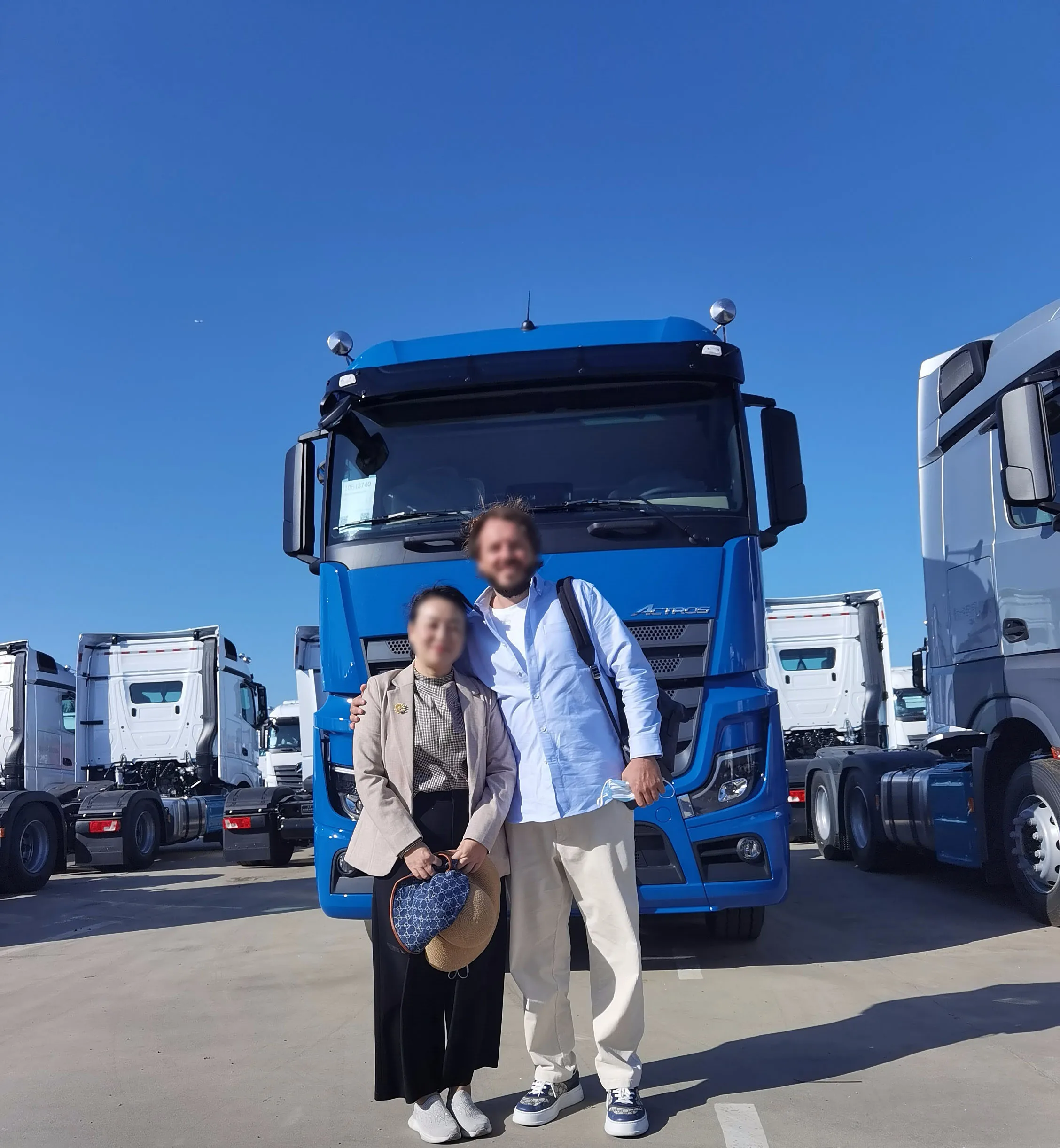 Sino truck 6 wheels 2000-2500Nm mercedes trailer truck tractor head truck for sale