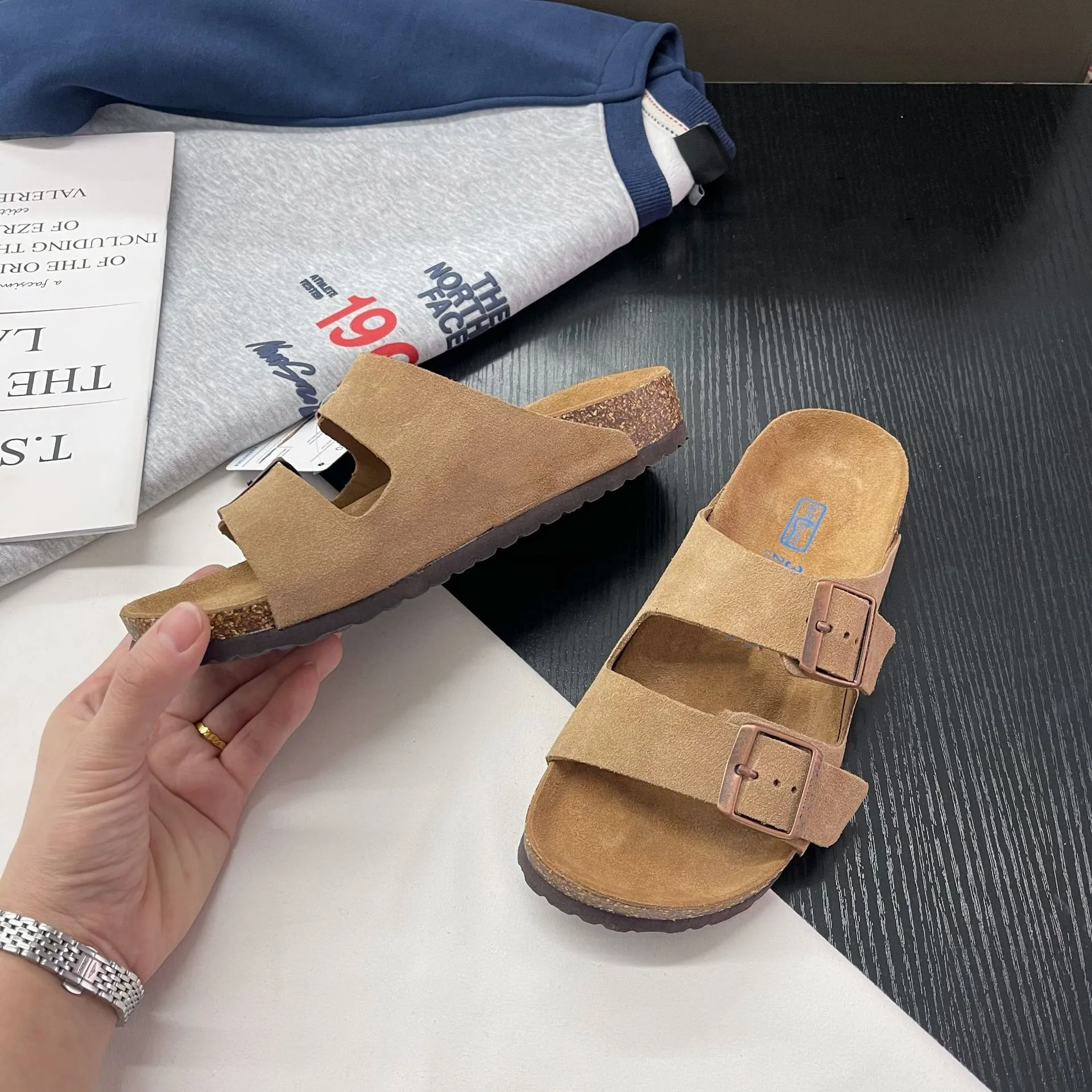 Wholesale Cheap Unisex Designer Slides Slippers Comfort Soft Cork Natural Suede Leather Sandals For Women Men