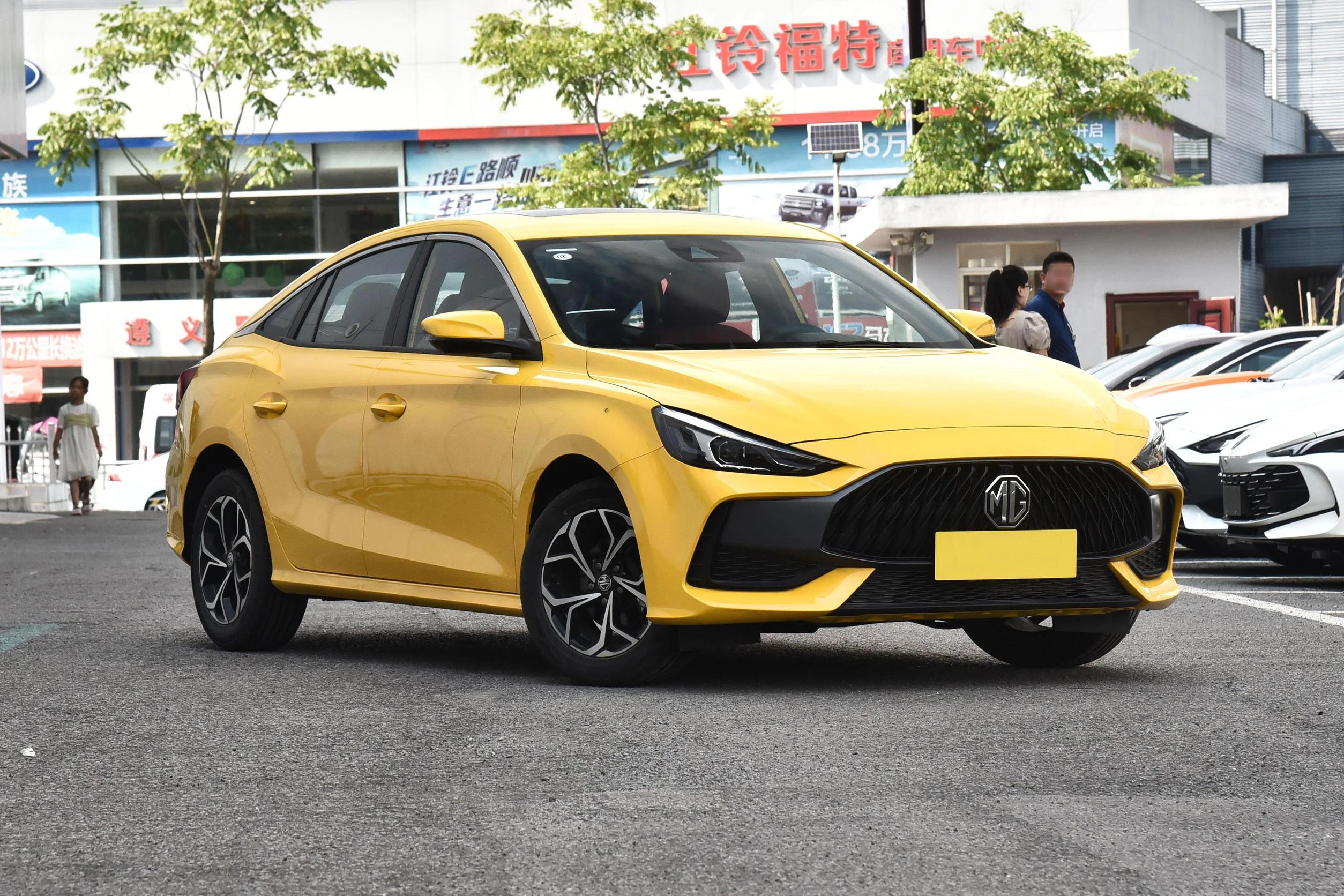 Высокое качество Saic MG5 автомобильный 180DVVT 2023 мг 5 EV ручной бензиновый бензин 1.5L FWD LHD 129Ps скоростной 4-дверный 5-местный седан