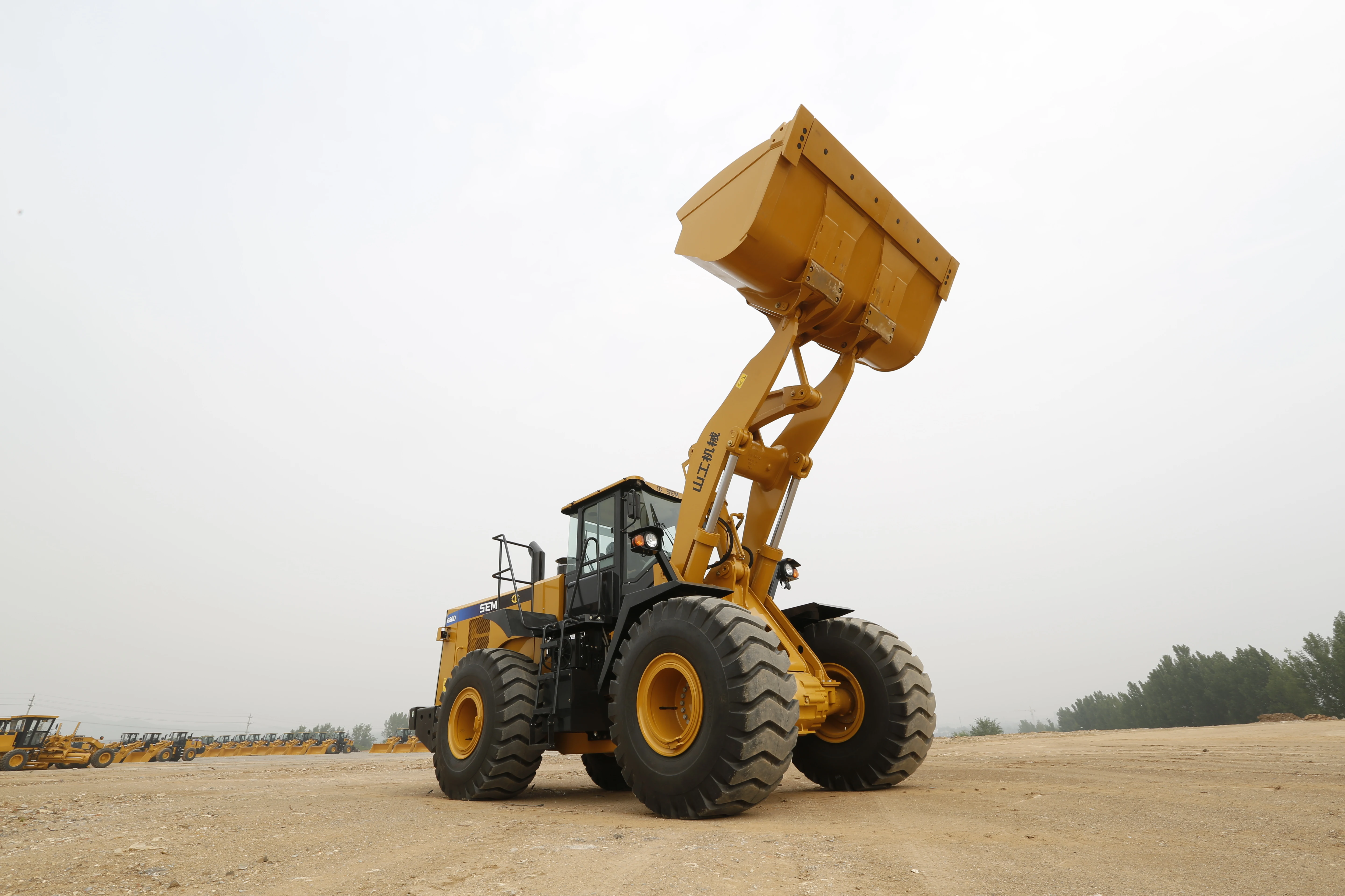 China Construction Machinery Sem680D 8ton Wheel Loader with Attachments