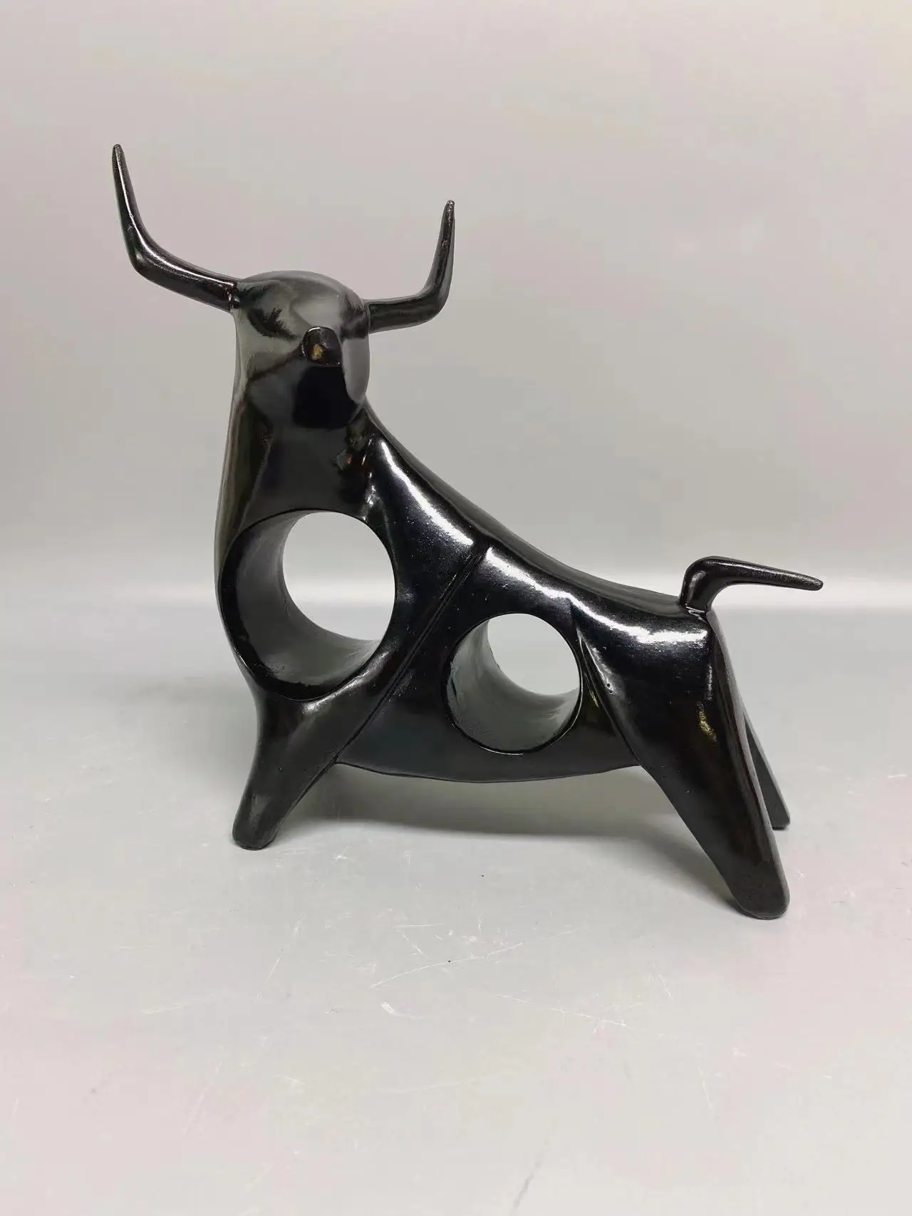 Hot Sale Resin Desktop Gold Bull Figurine home decoration