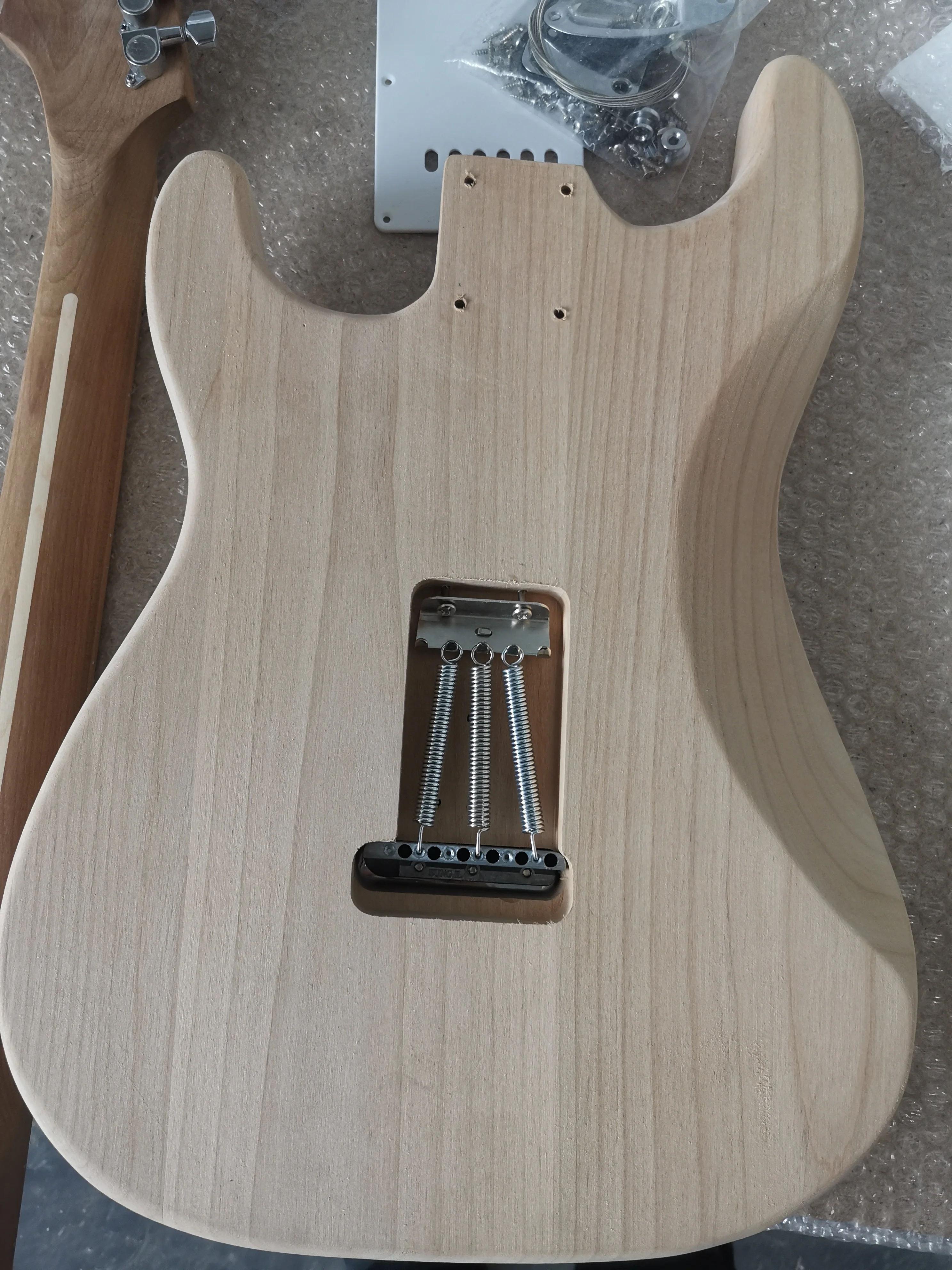 ZLG 6 string ST electric guitar kit alder body roasted maple neck fast shipping factory outlet