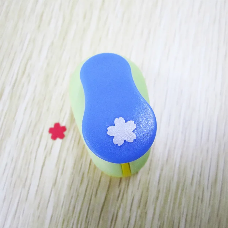 Christmas Tree Snowflake and Circle Craft Hole Puncher DIY Scrapbook Paper Cards Embossing Puncher for Art Cutter Tool