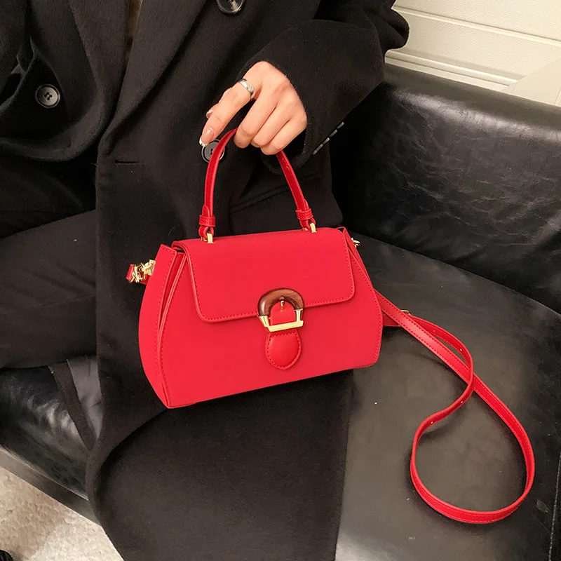 QY823 2024 New arrivals Small Hand bags Young Lady Design Messenger Handbags Girls Luxury Purses Hand bags For Woman