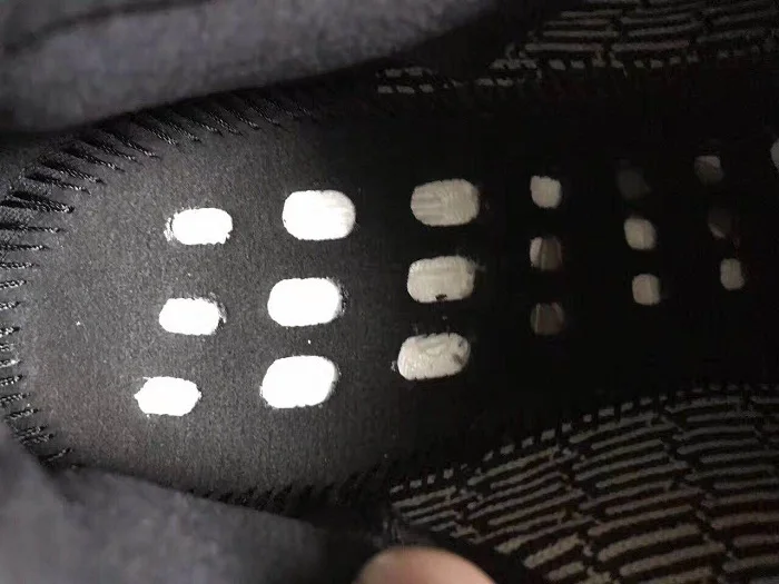 
wholesale original quality 350 running v2 sports zapatos yeezie boots yezzy pirate black shoes with soft rubber soles 