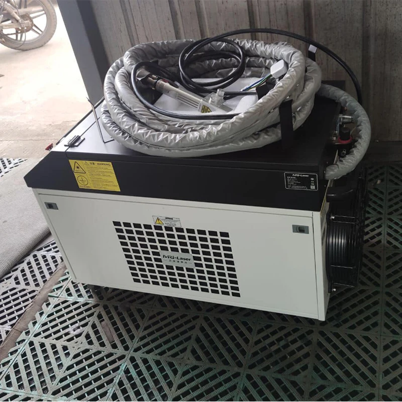 High Power 3000 watts Laser Cleaning Machine For Metal Oil Paint Rust Removal Laser Cleaner