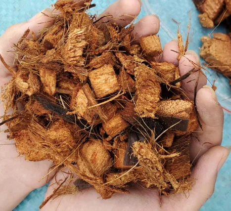 VietNam Natural Source Of Nutrients For All Plants Coco Husk Chip 4,5Kg Block For Seeding Growing Plant With Size 29 x 29 x 16cm