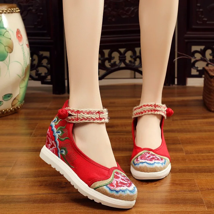 Cheap and Factory Price Fashion hot sale casual sports shoes  for women Casual Sneakers