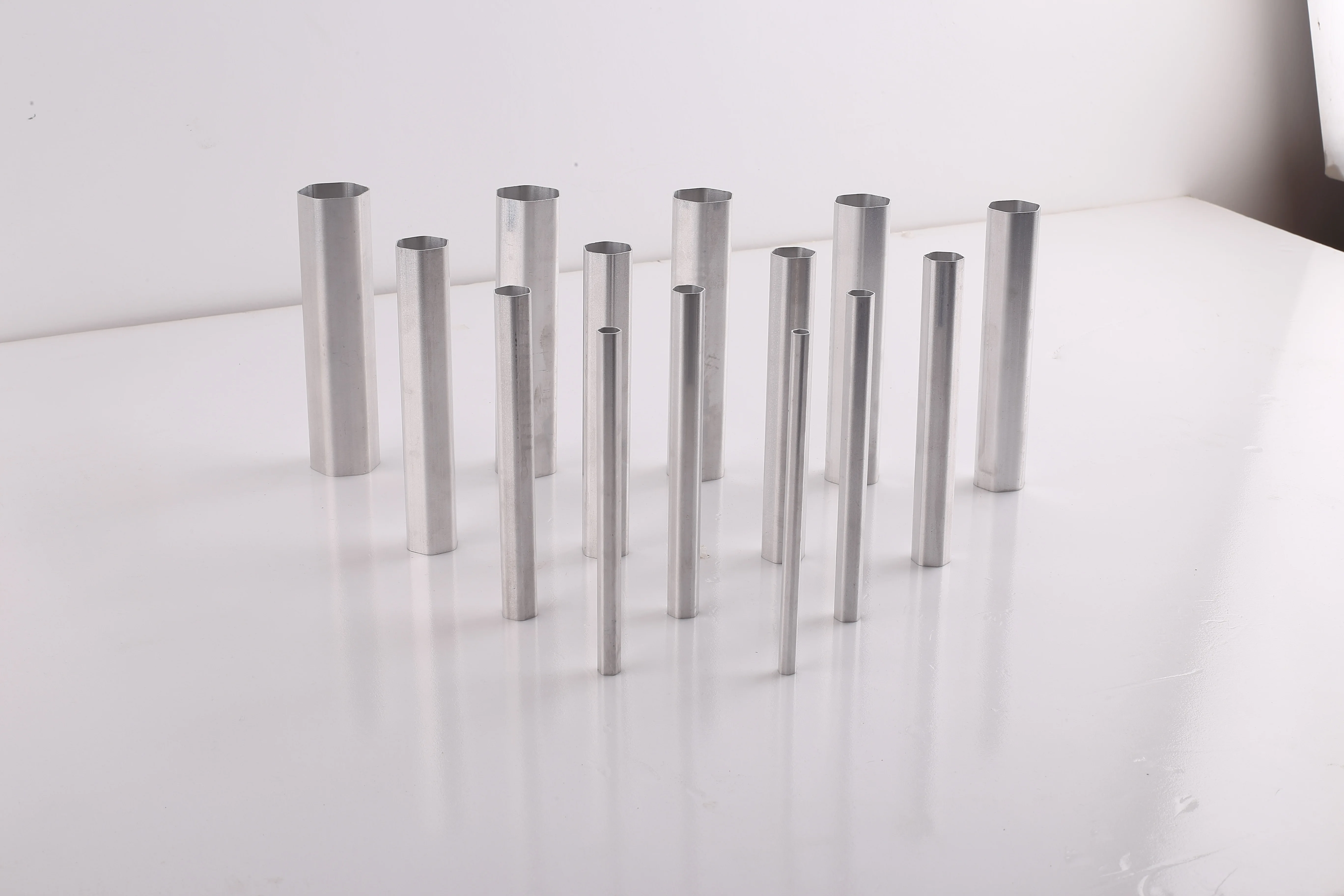 
5052 5056 5083 6061 6063 6082 7020 7050 7075 Aluminum Tube Aluminum Alloy Pipe Aluminum Round Pipe 