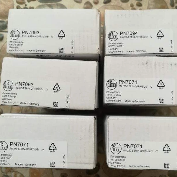 
PN7093 PN7092 PN7094 PN7096 PN7071 IFM Pressure sensor with display PN-025-RER14-QFRKG/US/ /V 