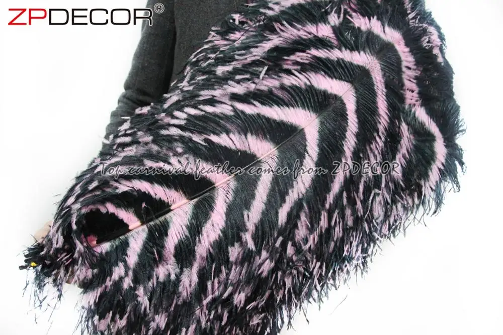 Профессиональный поставщик ZPDECOR оптовая продажа 70-75 см полосатые окрашенные черные и розовые большие длинные страусиные перья для карнавальных