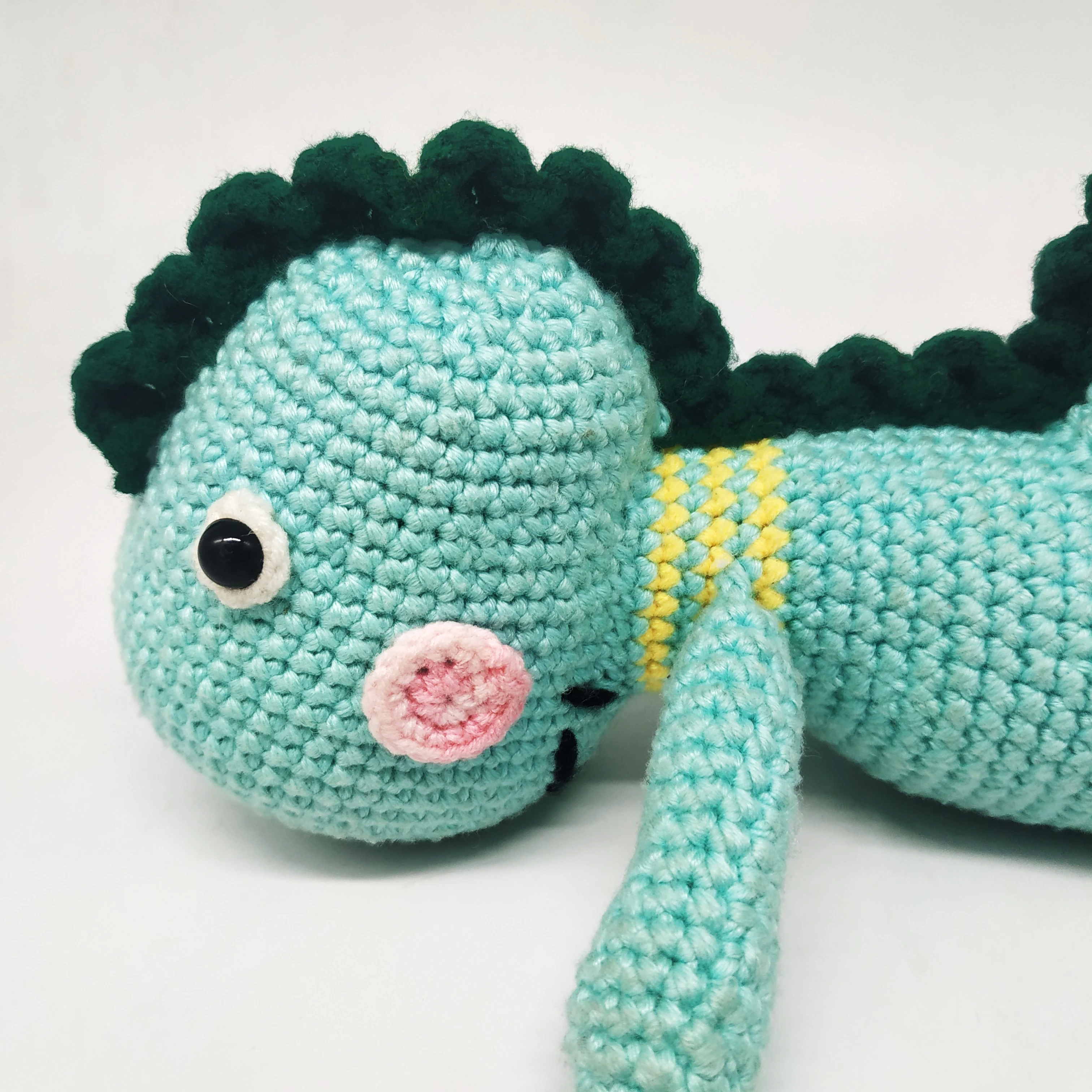 China factory handmade custom Amigurumi doll animal shape cute dinosaur hand crocheting baby toy plush kids toy