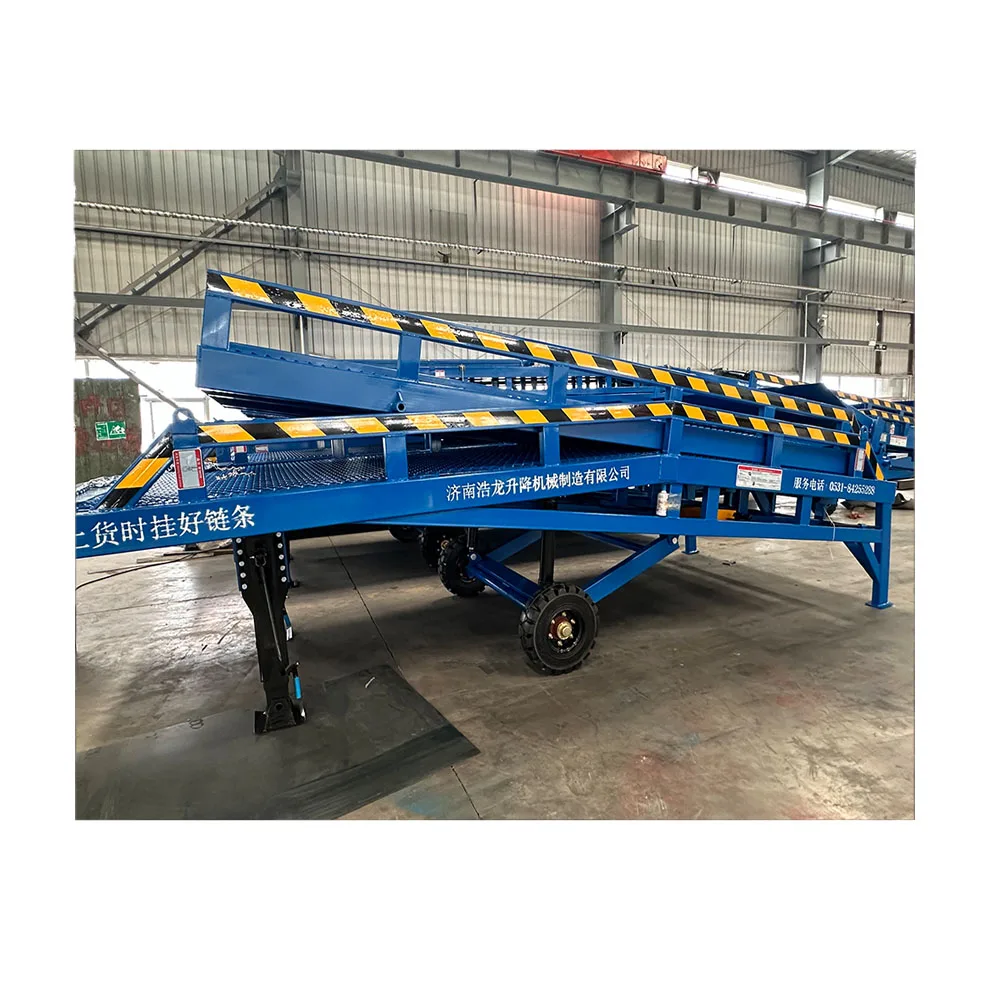 Mobile boarding bridge, two-piece split type container loading and unloading platform, forklift ramp