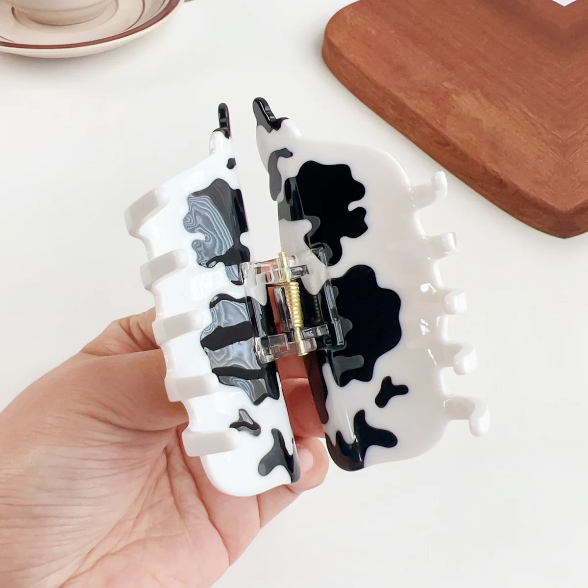 Cute Farm Animal Chicken Shape Hair Claw Clips Acetate Cow Barrettes for Women Girls Braids Ponytail Pig Hair Accessories