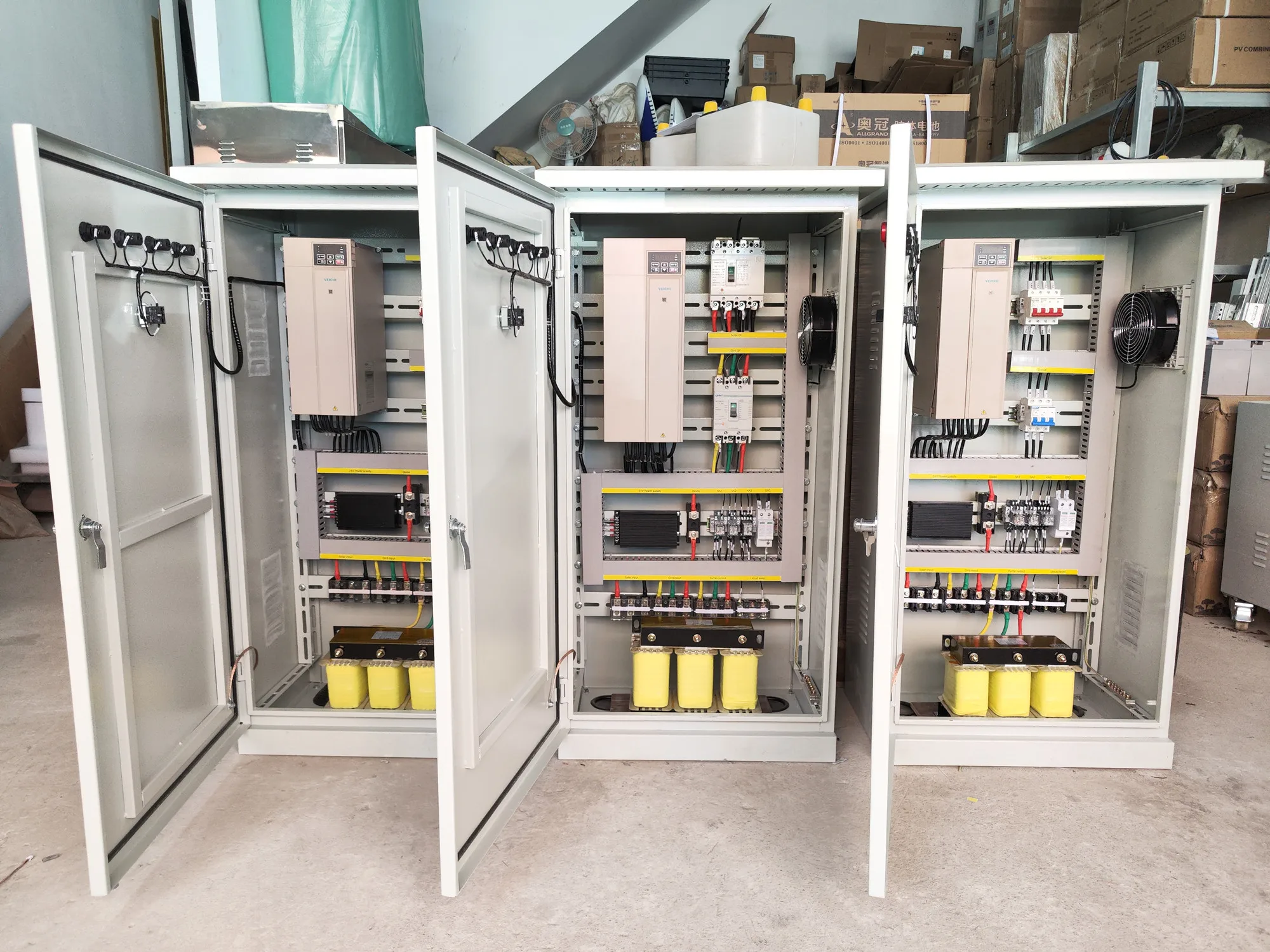 Veichi 4KW solar speed variator single phase 220V pump inverter with VFD function