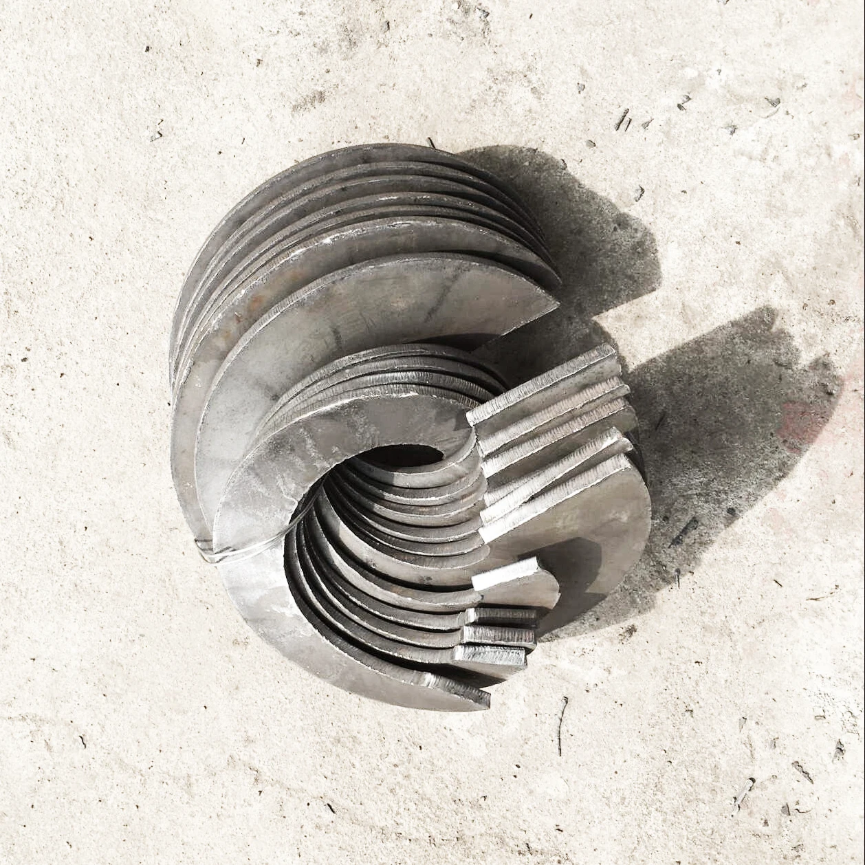 Stainless steel blade continuous screw conveyor parts Cold Rolling helical blade