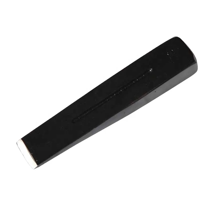 Competition axe head with wedge