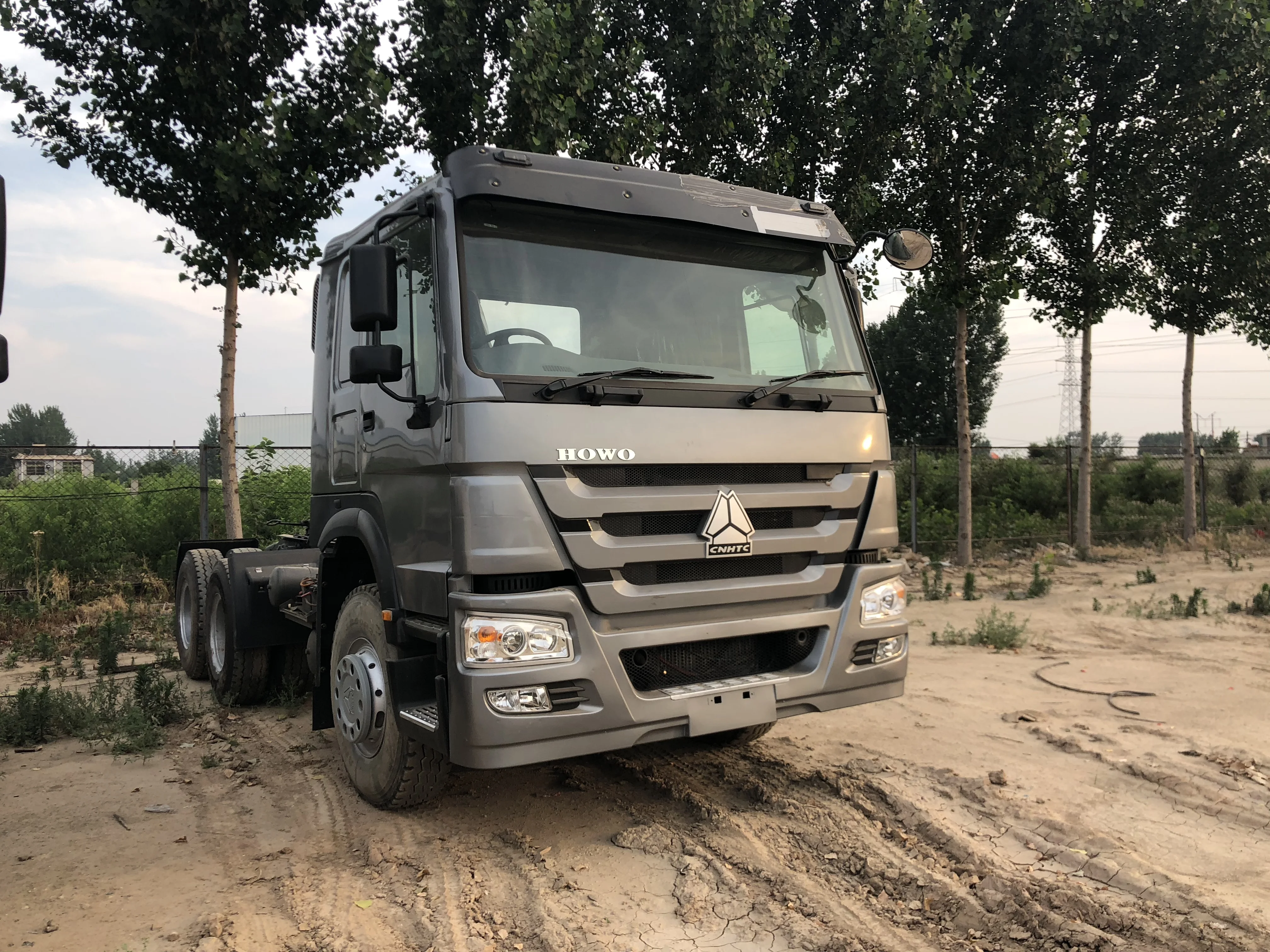 second-hand 6x4 tractor truck head used sinotruck prime mover howo used truck for sale africa