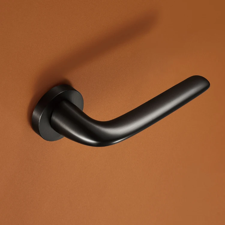 Высокое качество золотой поставщик черная квартира для спальни по индивидуальному заказу или стандартная низкая цена ПВХ причудливая дверная ручка из цинкового сплава