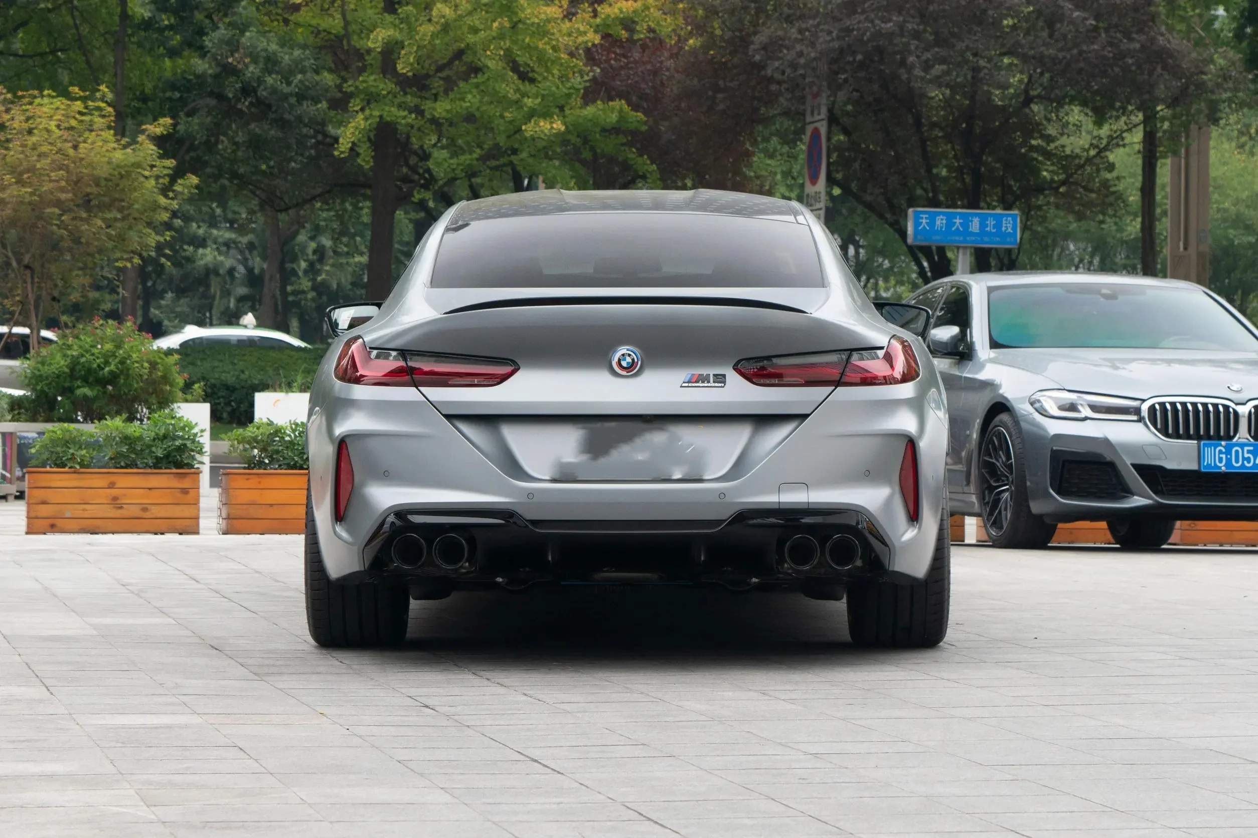 2023 четырехдверное купе BMW M8 Thunder Edition 4 T V8 625 лошадиных сил максимальная скорость 250 км/ч электробензиновое топливо большой роскошный Подержанный автомобиль