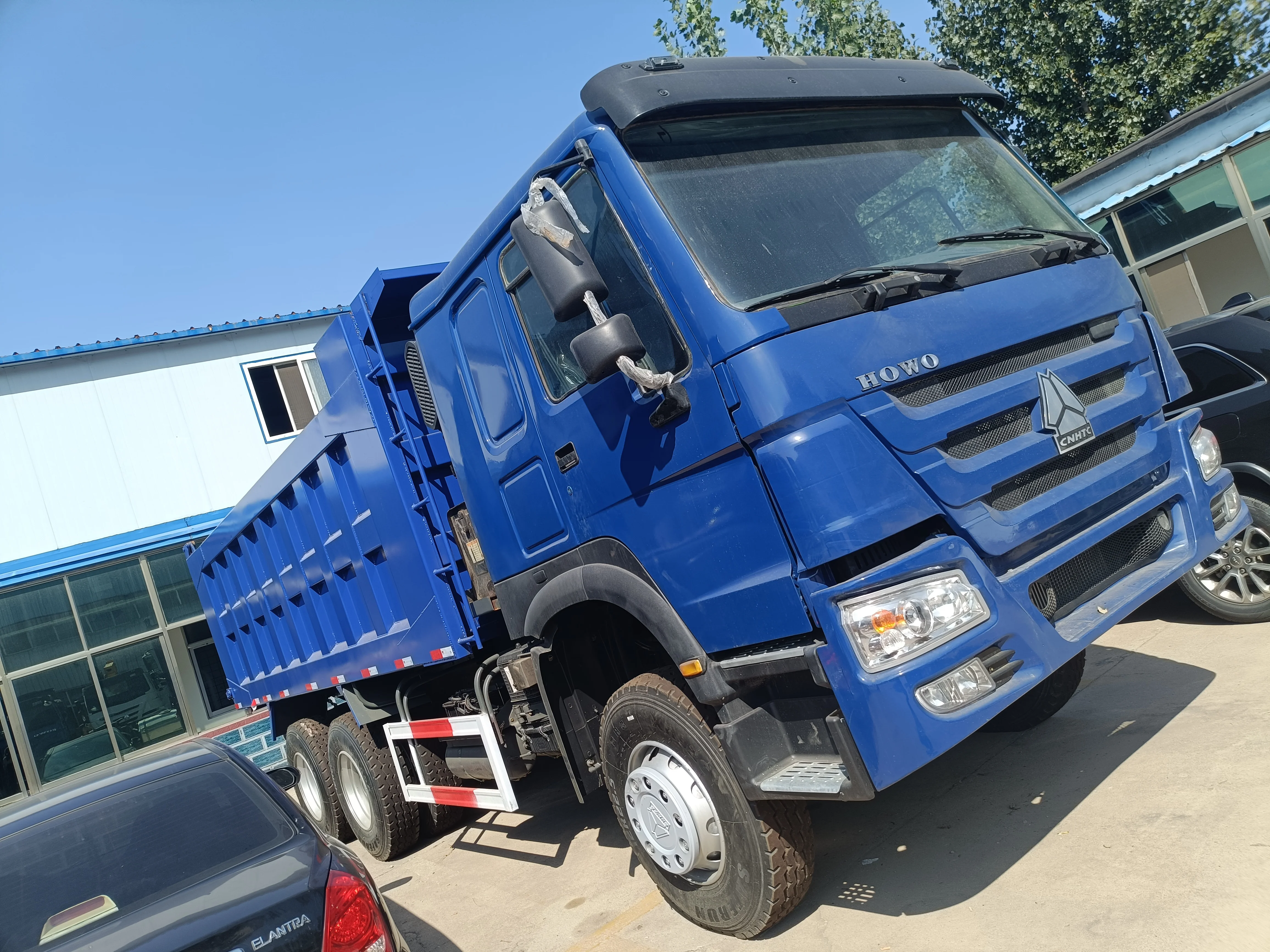 HIGH QUALITY SINOTRUK HOWO 6X4 DUMP TRUCK GOOD CONDITION for SALE TIPPER TRUCK