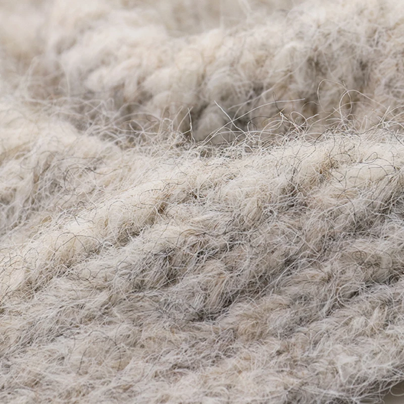 1/8.5NM Super Alpaca Wool  35% acrylic 19% wool 40% nylon 6% spandex