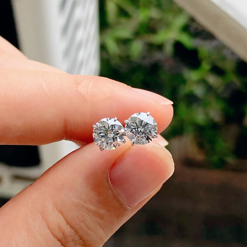 4 Prongs set classic diamond studs round cut 0.5-1.0cttw hpht lab grown diamond IGI certified earrings 18k gold for daily wear