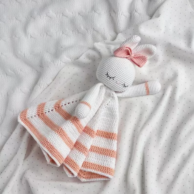 New Design Amigurumi Handmade Adorable Crocheted Bunny Comforter Blanket for Baby Gift