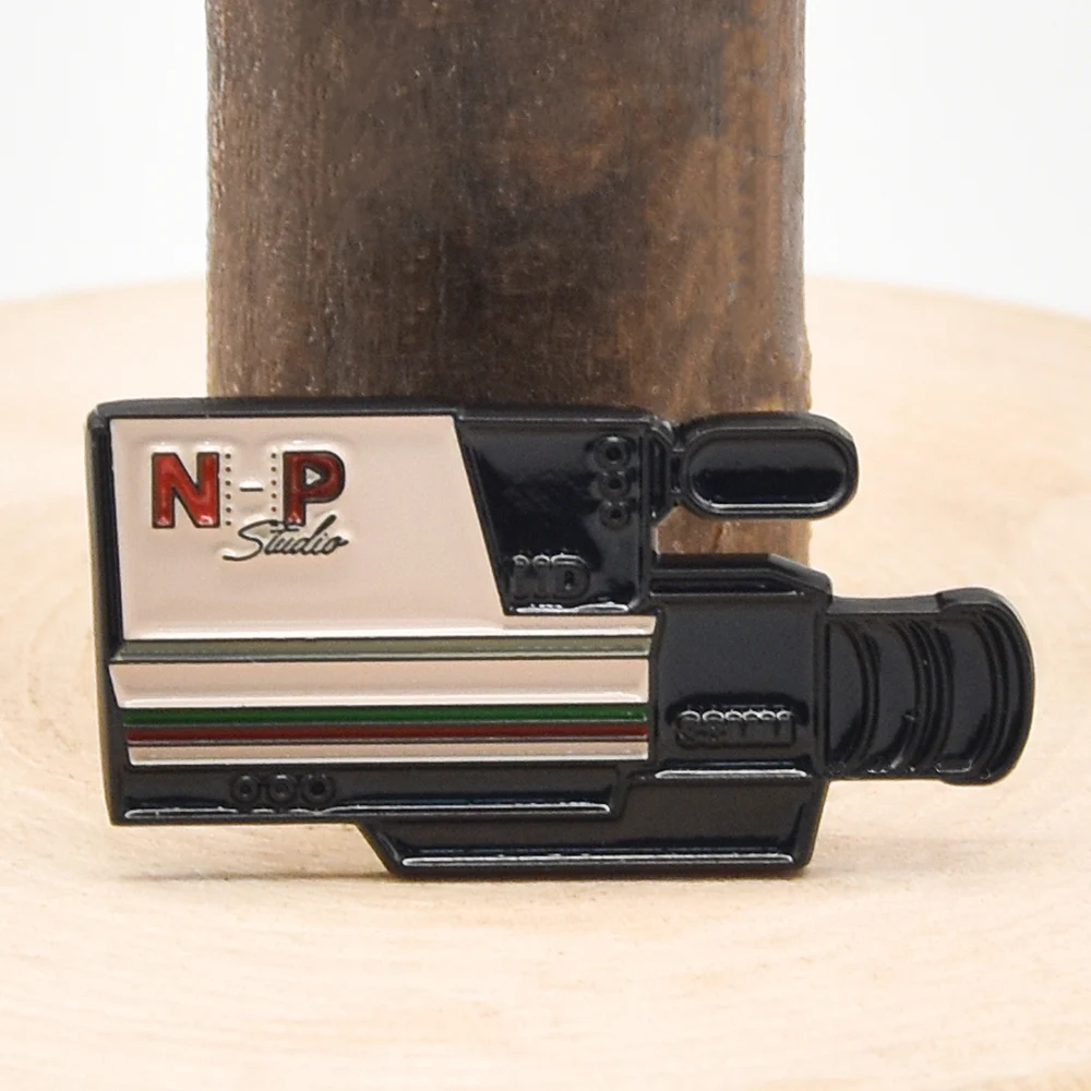 Custom pin factory making cartoon soft enamel lapel pins