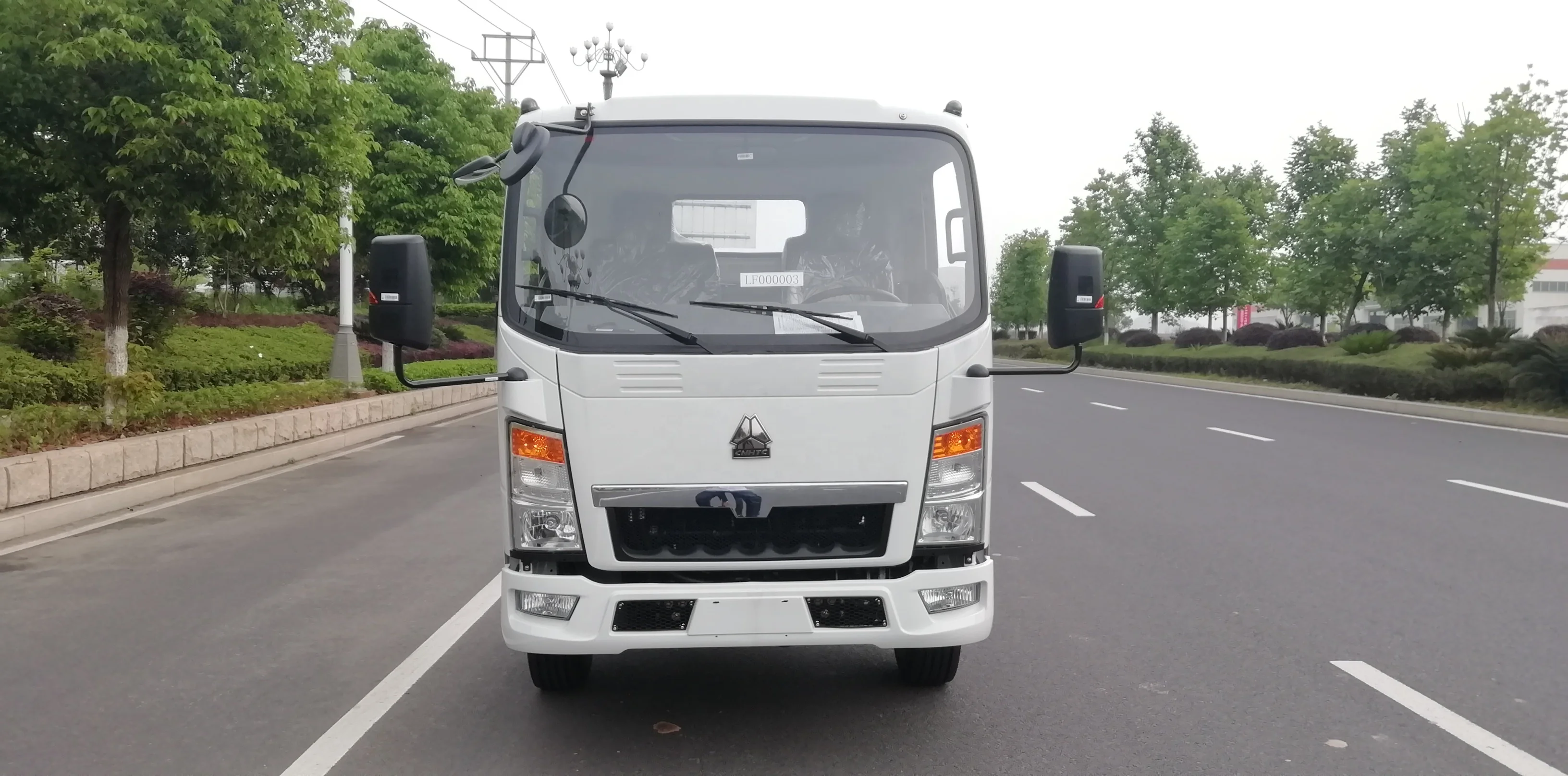 Китайский производитель грузовых автомобилей новый дизайн 4 Wheeler прицепов двери Китай тяжелый автомобиль HOWO грузовиков с гарантией