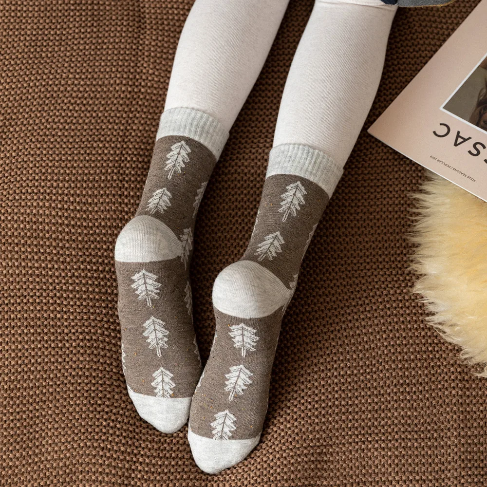Custom Fuzzy Winter Warm Comfortable Tree Jacquard Wool Crew Socks For Girl Women Ladies