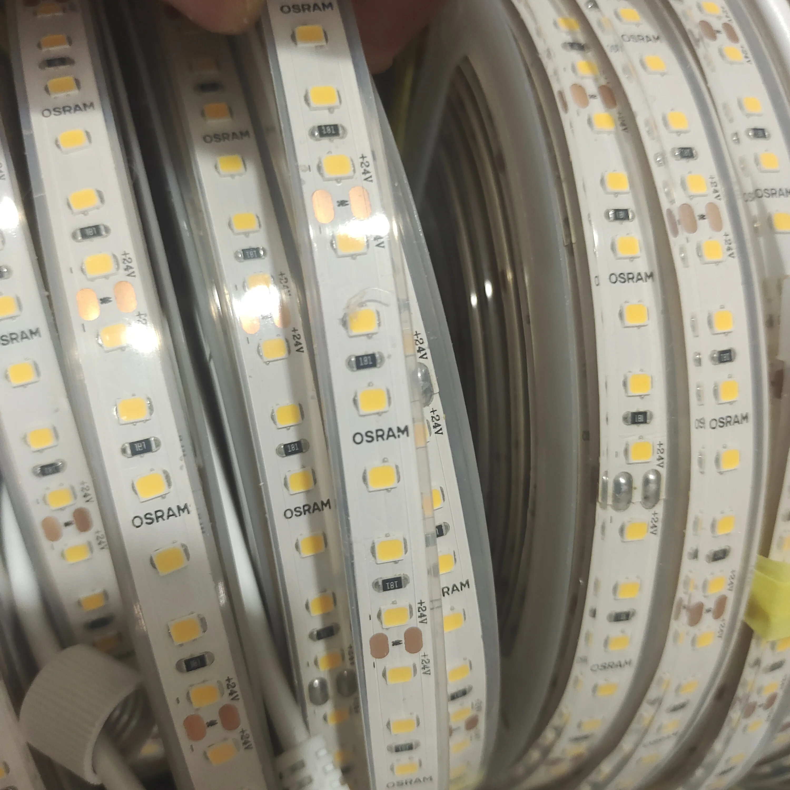 5 years warranty 12v/24v 60/120LEDS per meter Os ram IP20/IP65/IP67/IP68 60leds per meter OS RAM 2835 led strips light