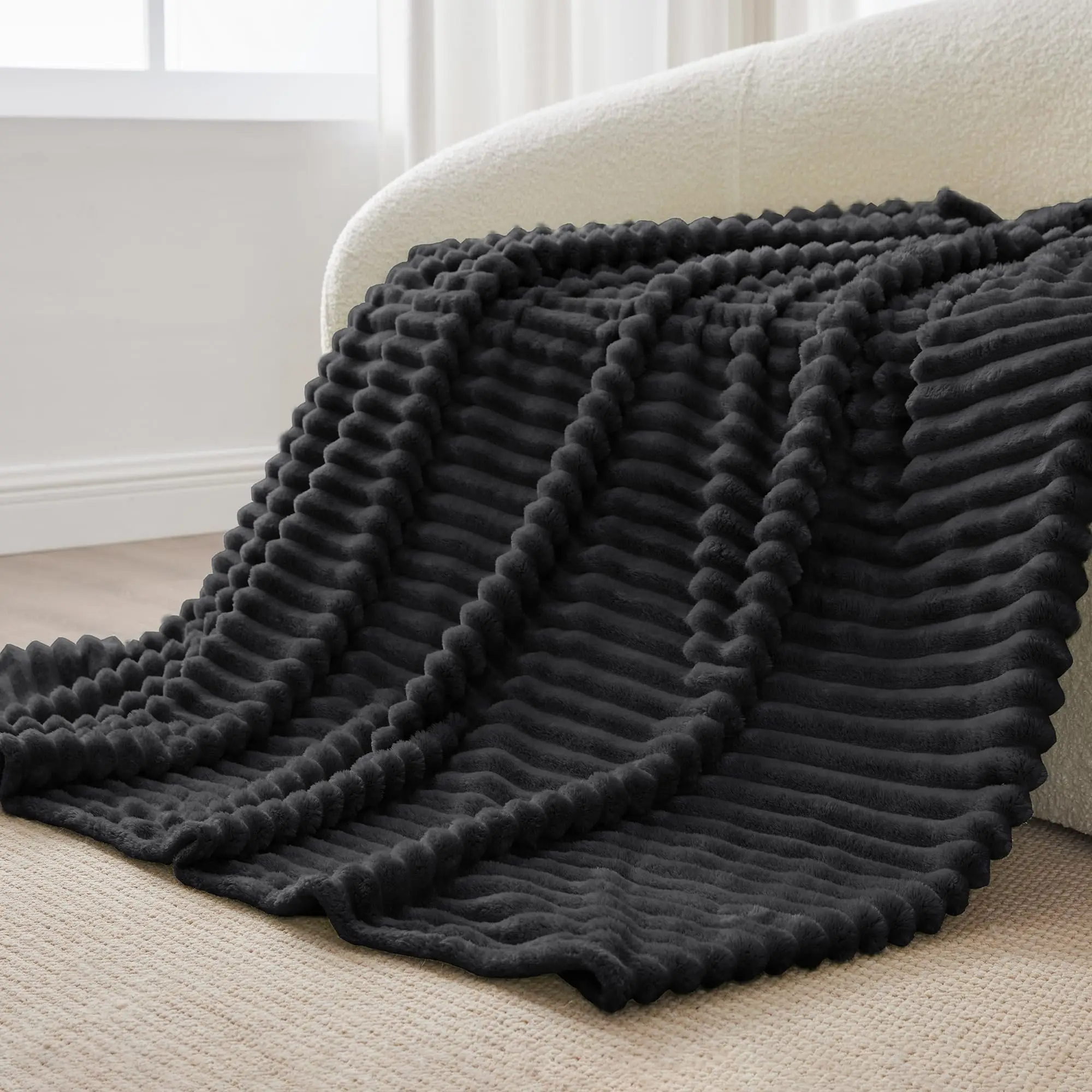 100% Polyester 3D Ribbed Striped Black Flannel Blanket Soft Warm Decorative Fluffy Throw for Couch Knitted 100% Plush