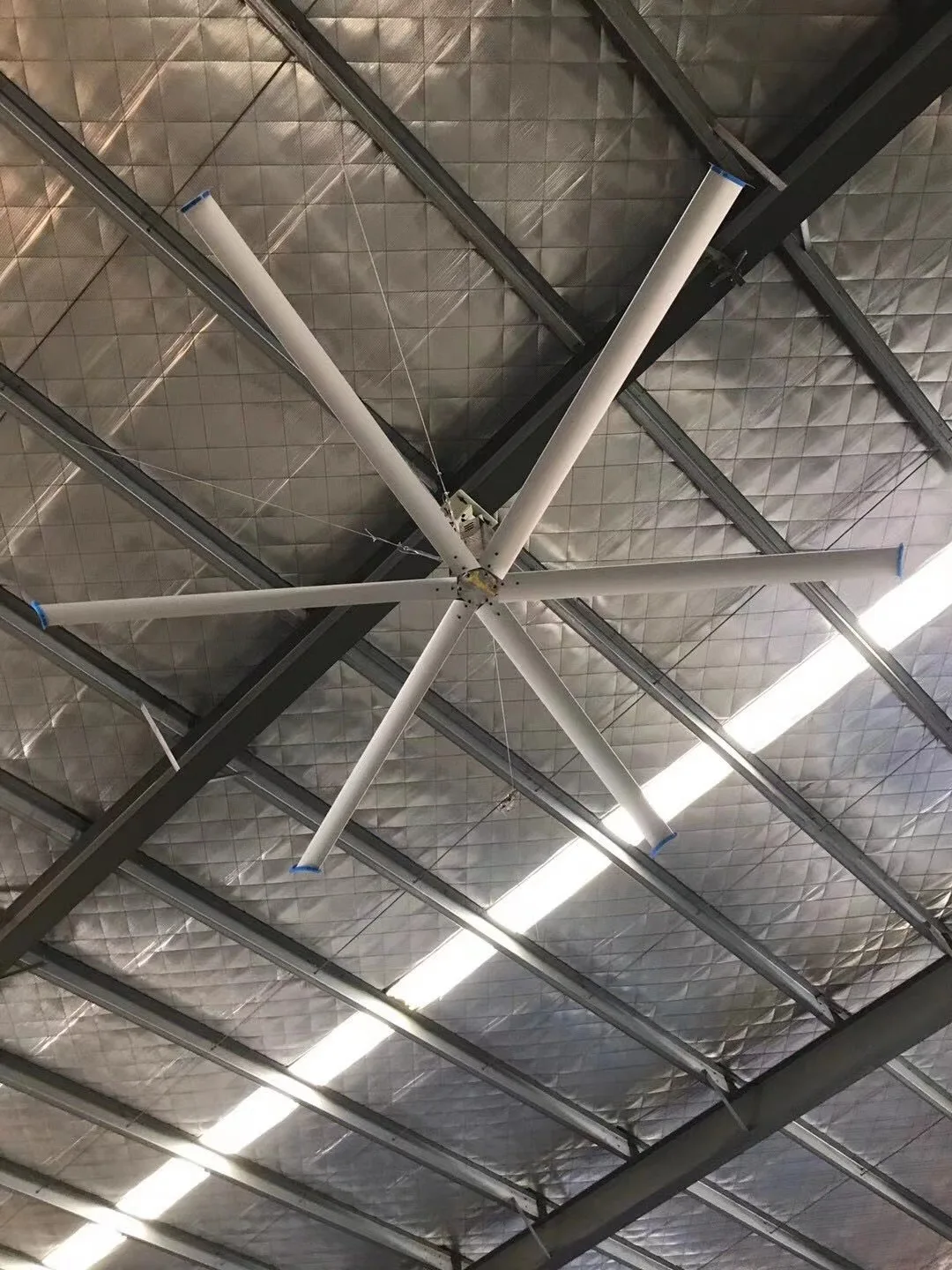 Вентилятор охлаждения, используемый для промышленных потолочных вентиляторов