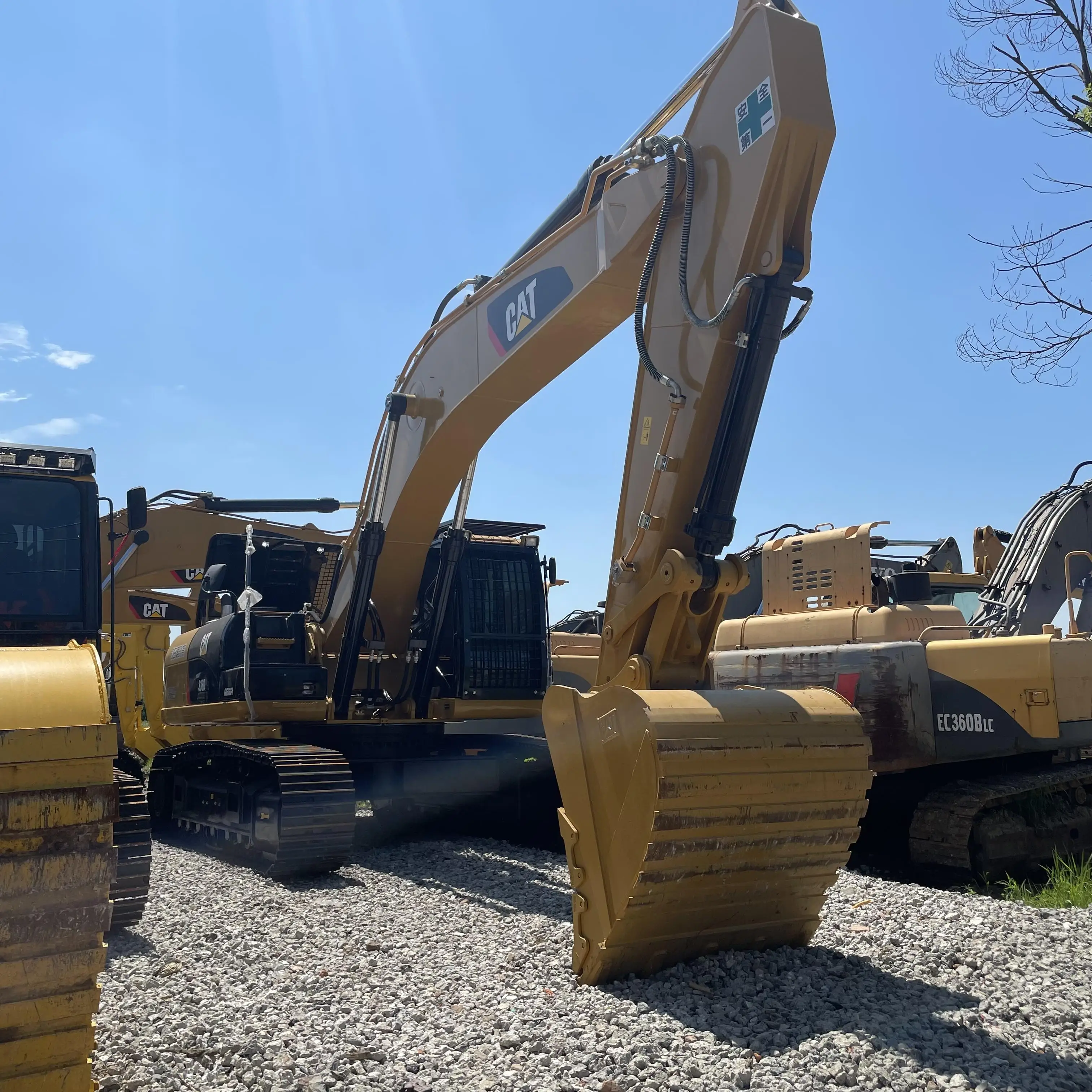 Б/у Caterpillar CAT336D2L по низкой цене высокая мощность стабильная производительность и хороший двигатель для продажи