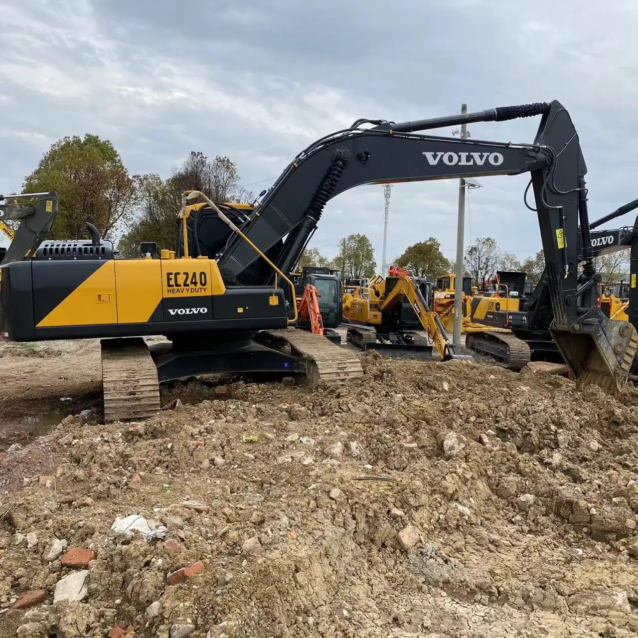 Used Sweden Original Volvo EC240 Crawler Excavator 24 Ton Digger Low Price Excavator With Good Condition