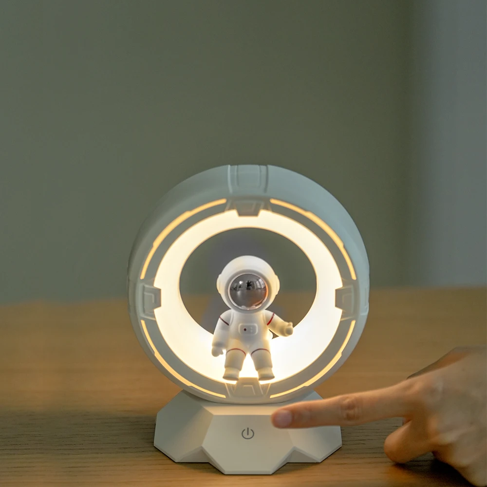 Christmas Gift Portable Rechargeable Bedside Night Light Astronaut Patting Light 3D Spaceman Astronaut Night Lamp For Home Decor