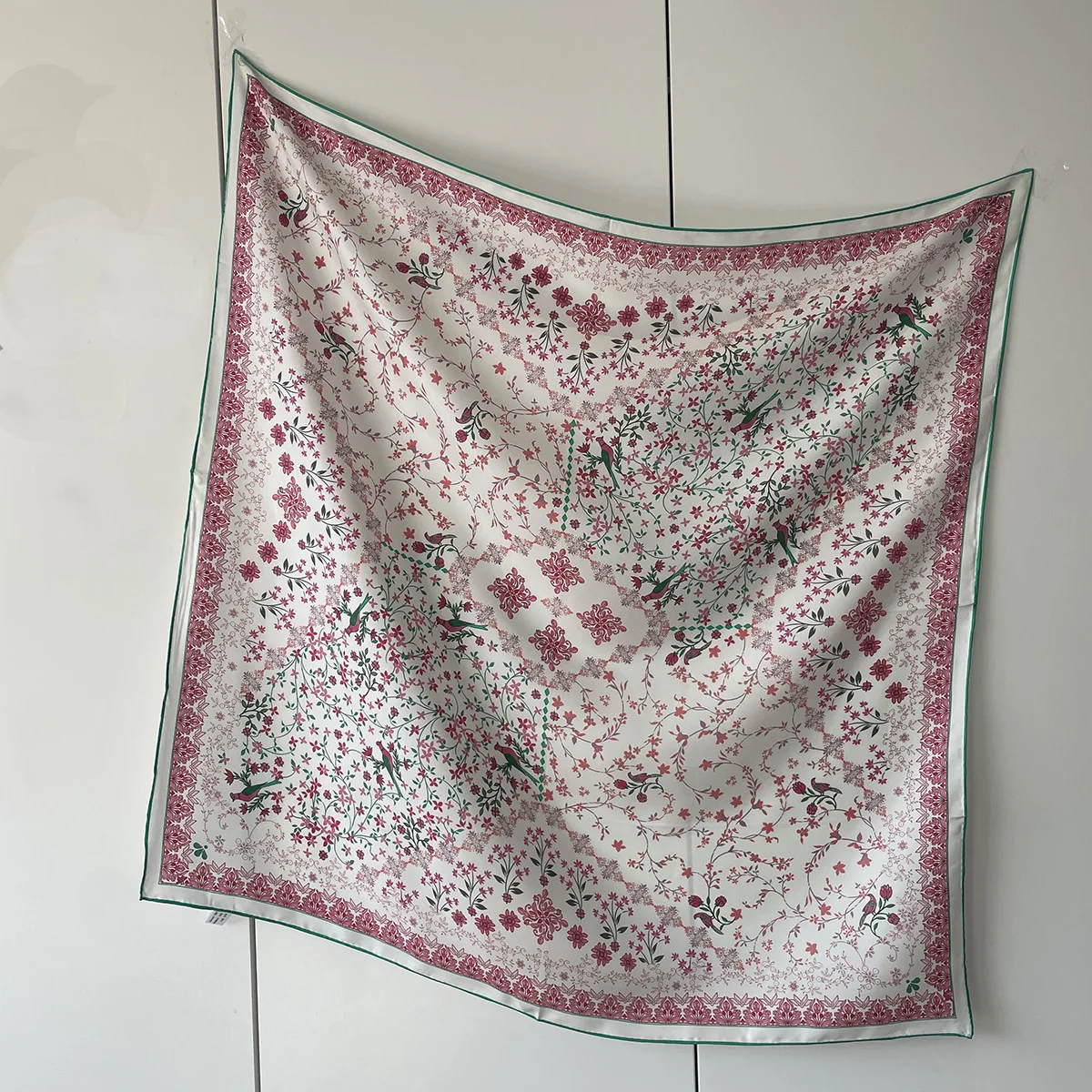 100% Silk Scarves Printing Service Designer foulard en soie Silk Bandana Women Square Custom Silk Scarf with Logo