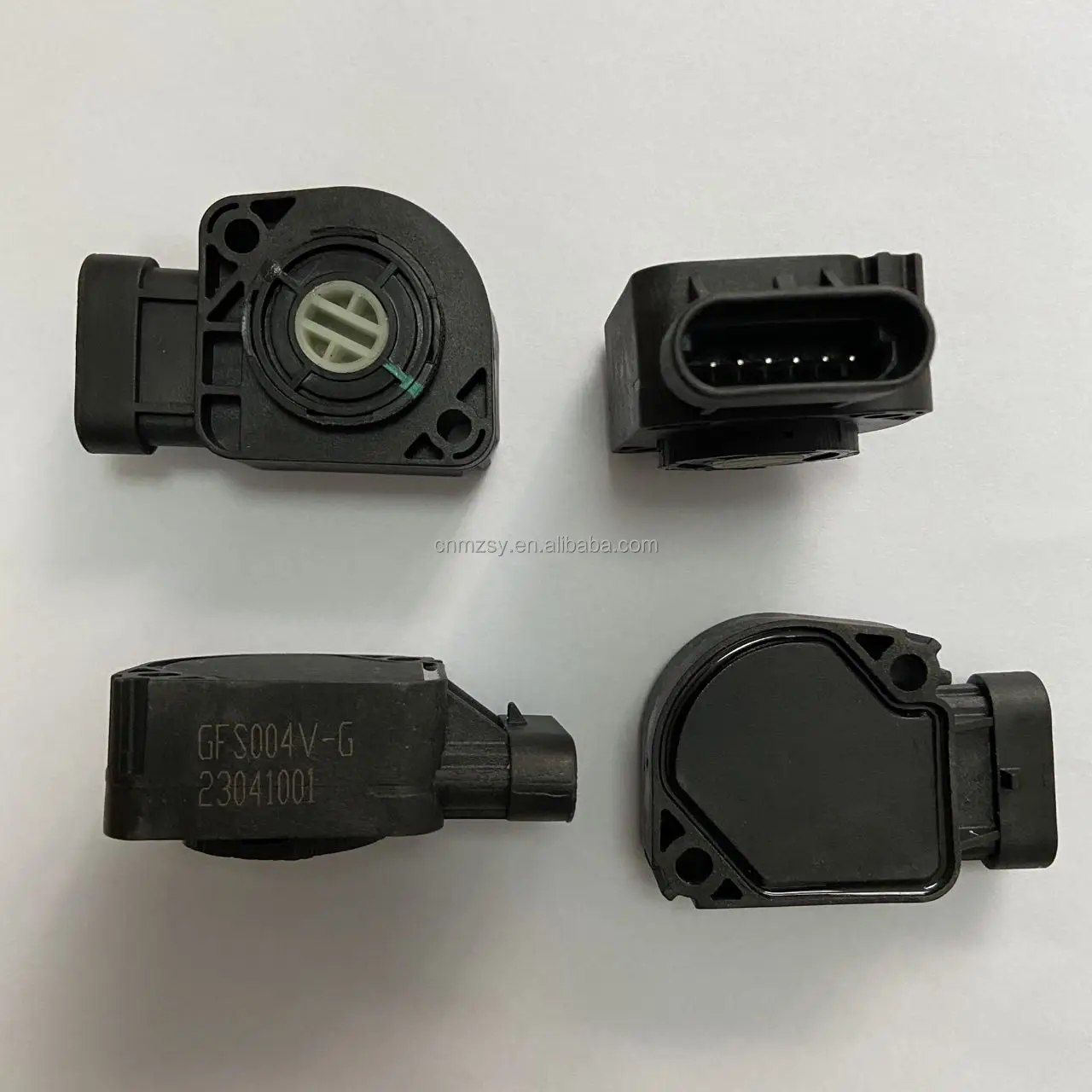The original accessory GFS004N-B accelerator pedal sensor is adapted to the HIGER bus